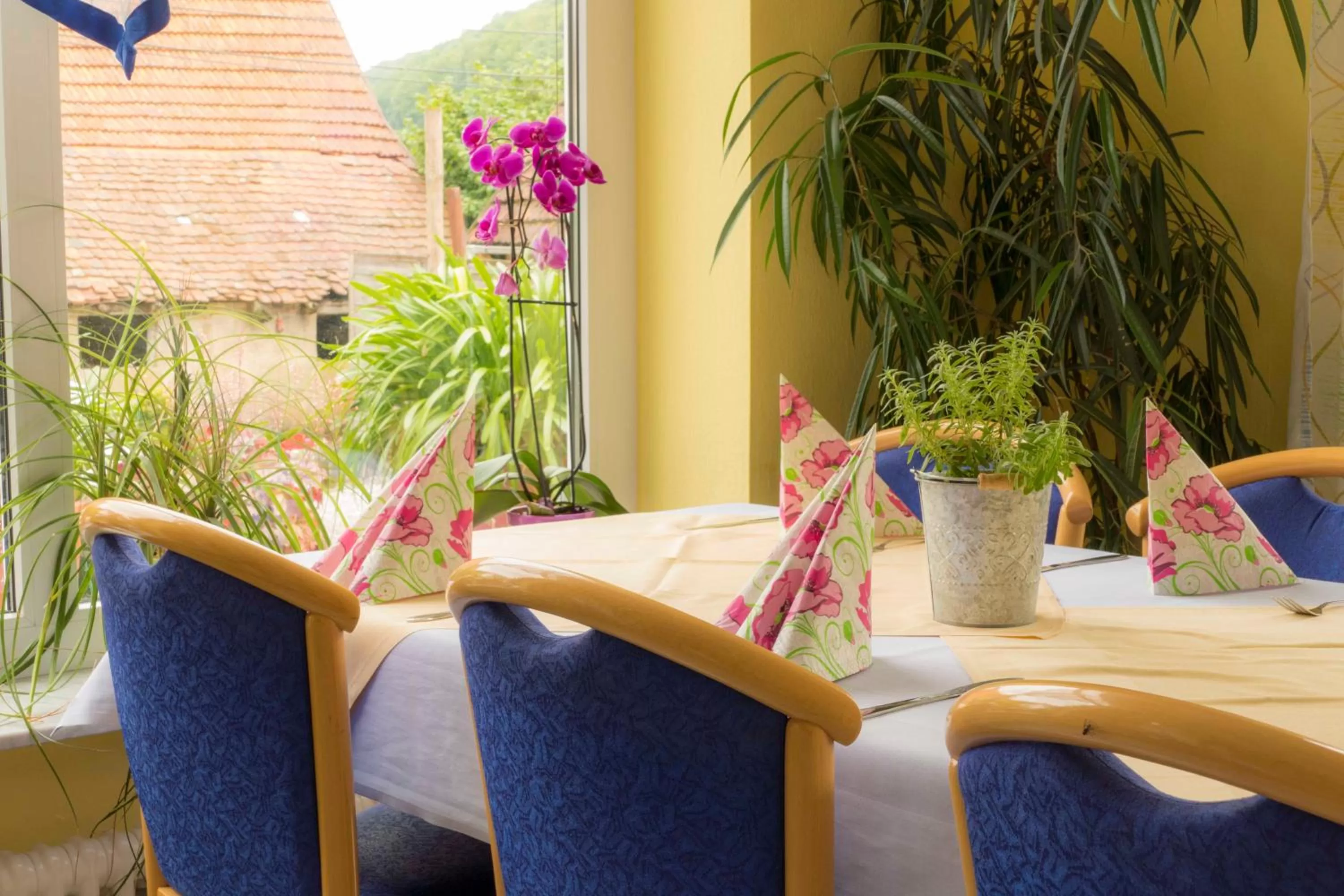 Restaurant/places to eat in Hotel Landgasthof Lell