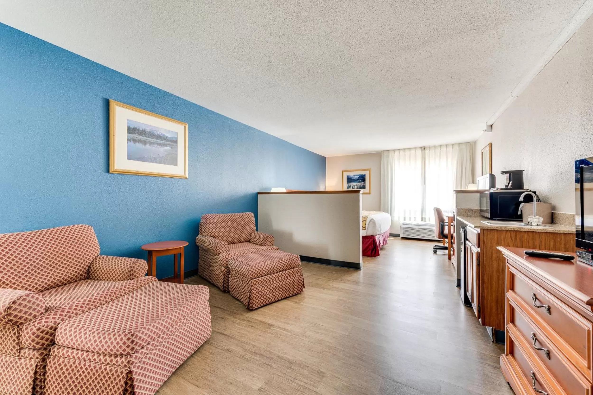 Seating area in Baymont by Wyndham Salida