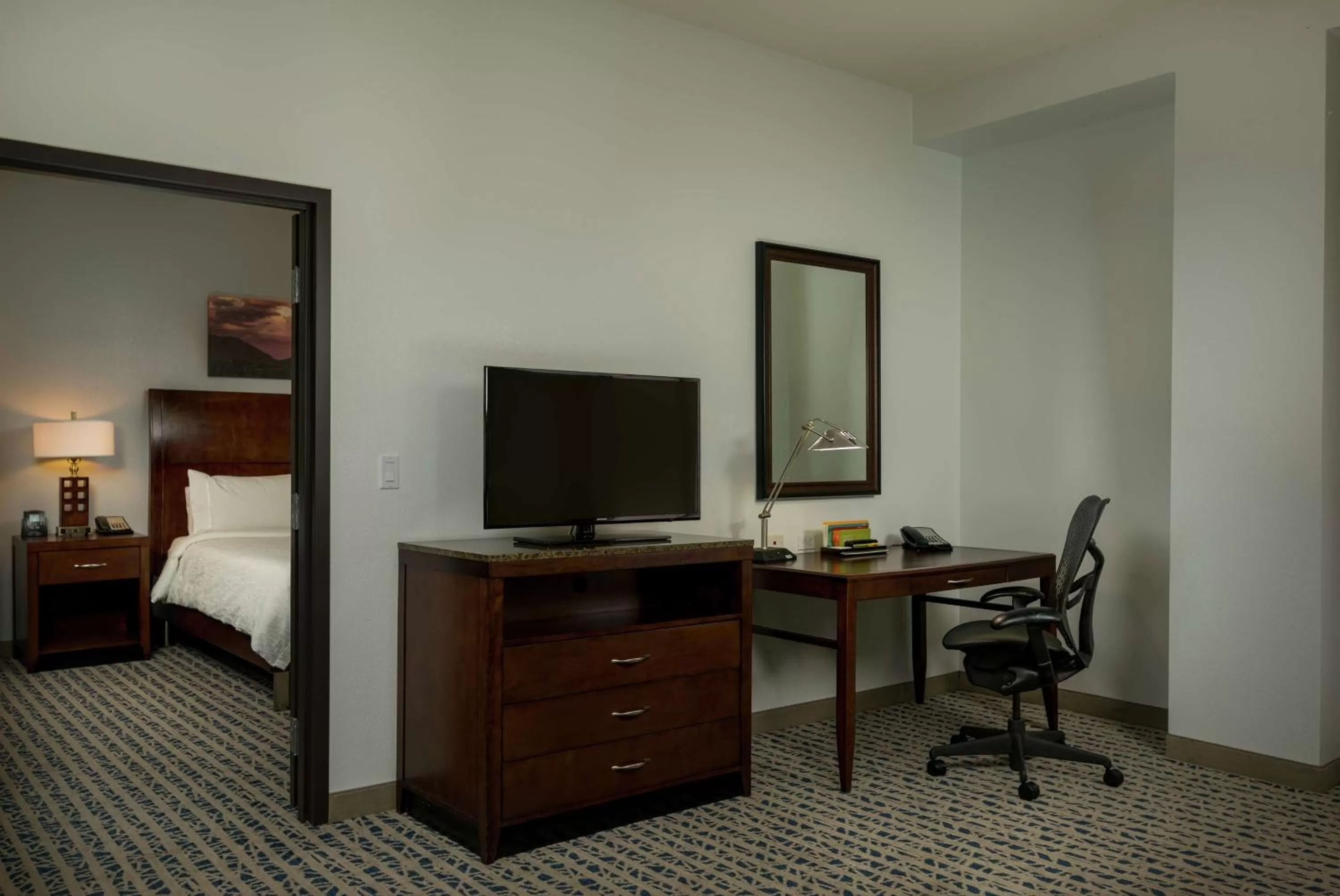 Bedroom, Bed in Hilton Garden Inn Phoenix Airport North