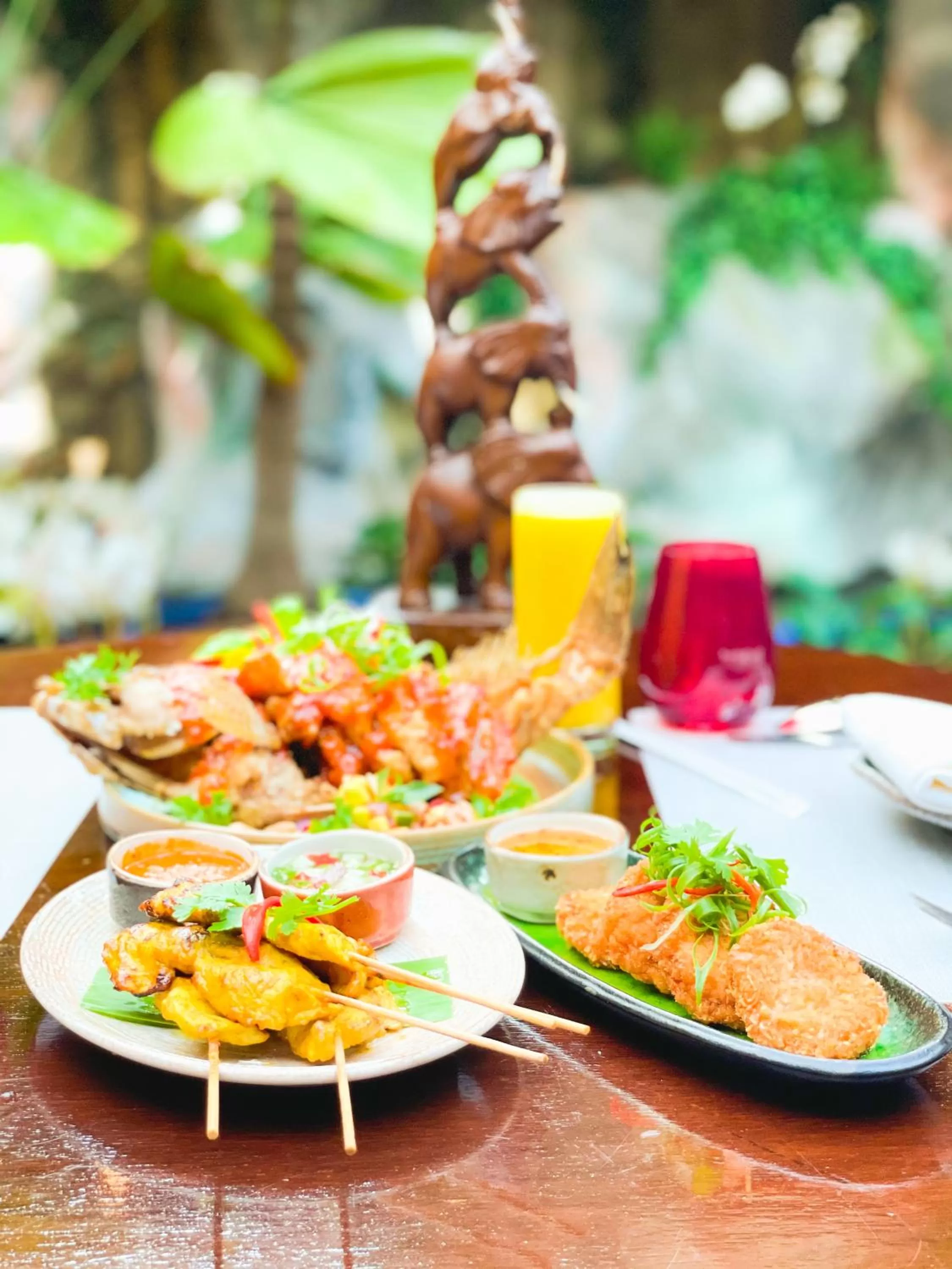 Food in Mövenpick Grand Al Bustan