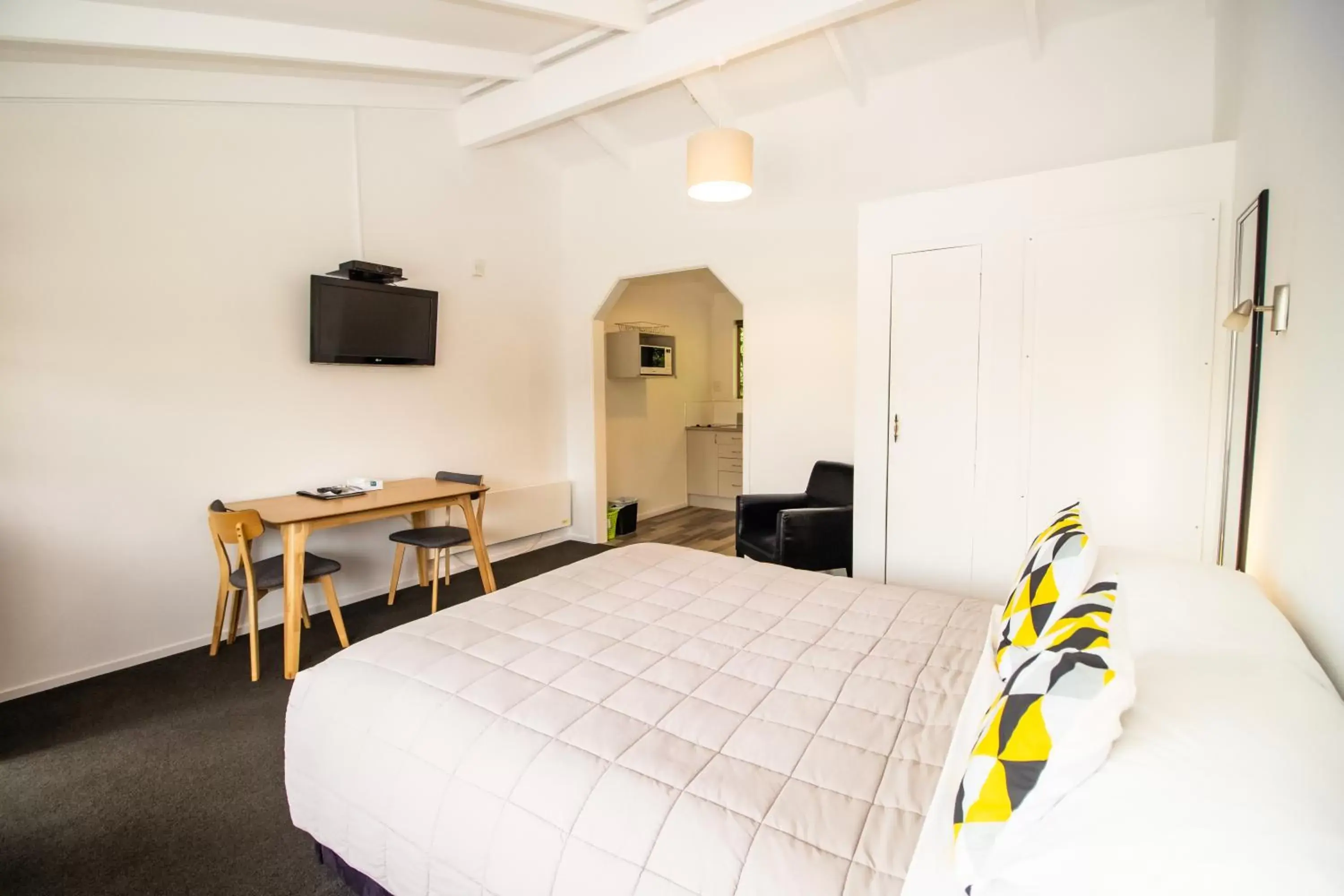 Studio in Colonial Lodge Motel Studio in Colonial Lodge Motel