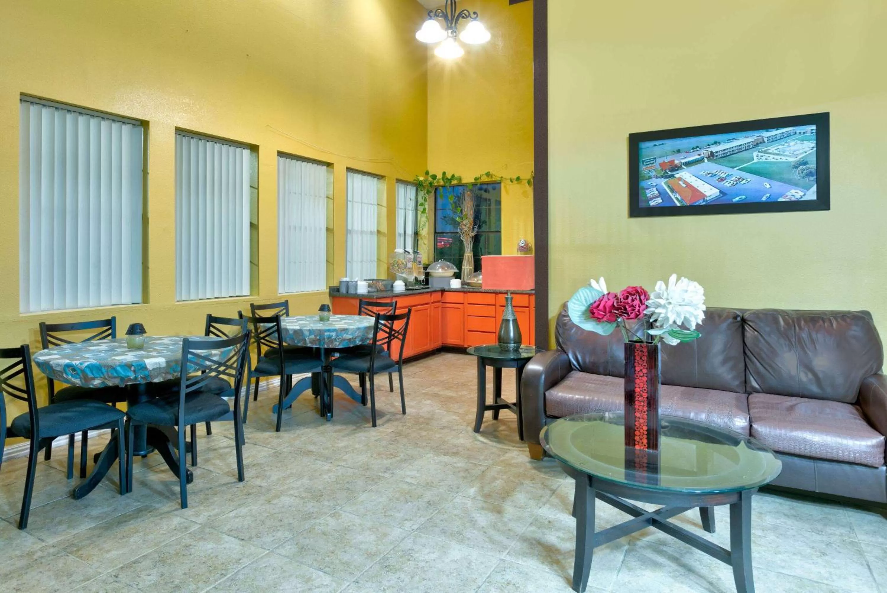 Lobby or reception in Howard Johnson by Wyndham San Marcos