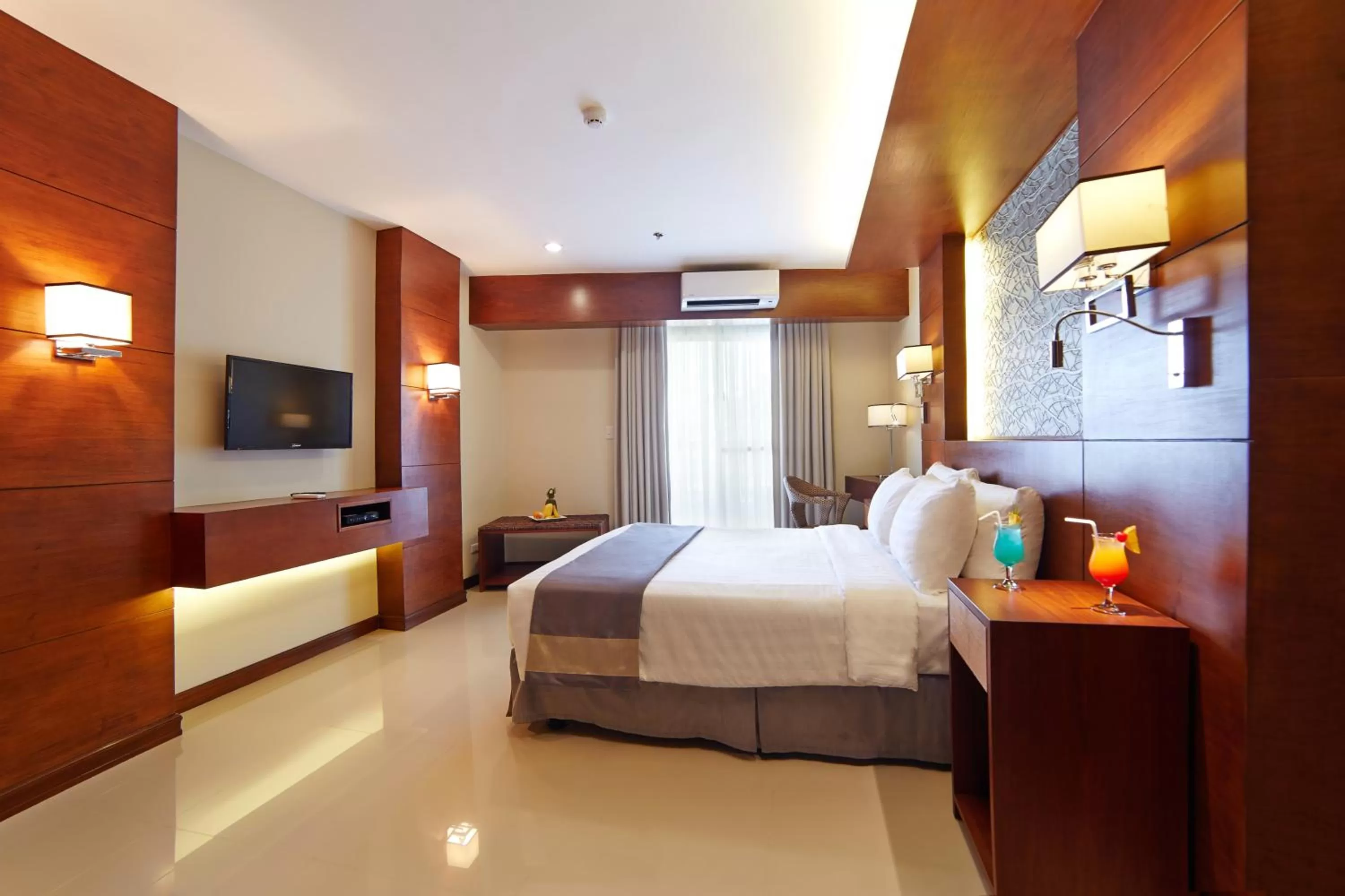 Bedroom, Bed in Cebu White Sands Resort and Spa