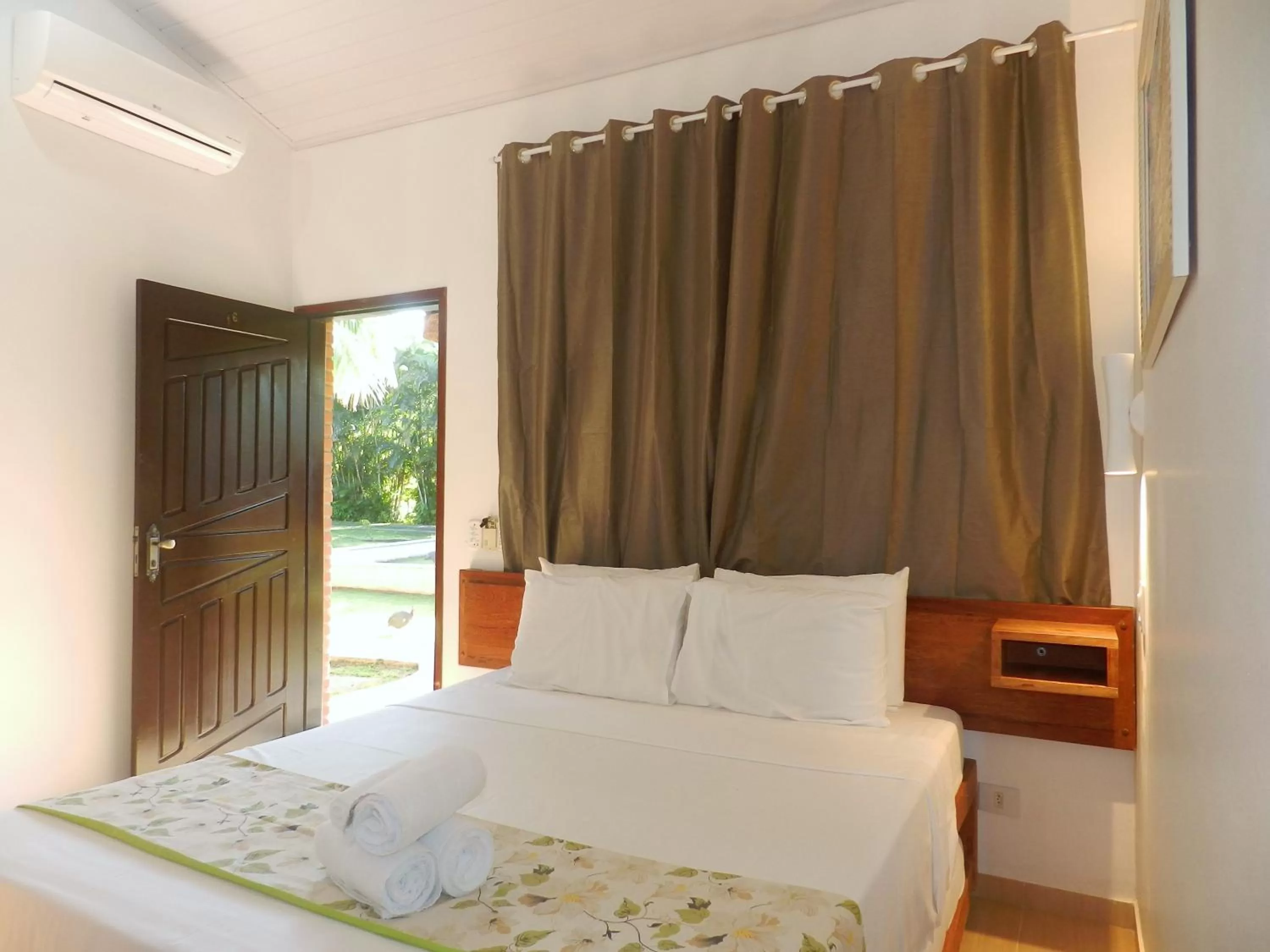 One-Bedroom Chalet in Hotel Bosques do Massaguaçu