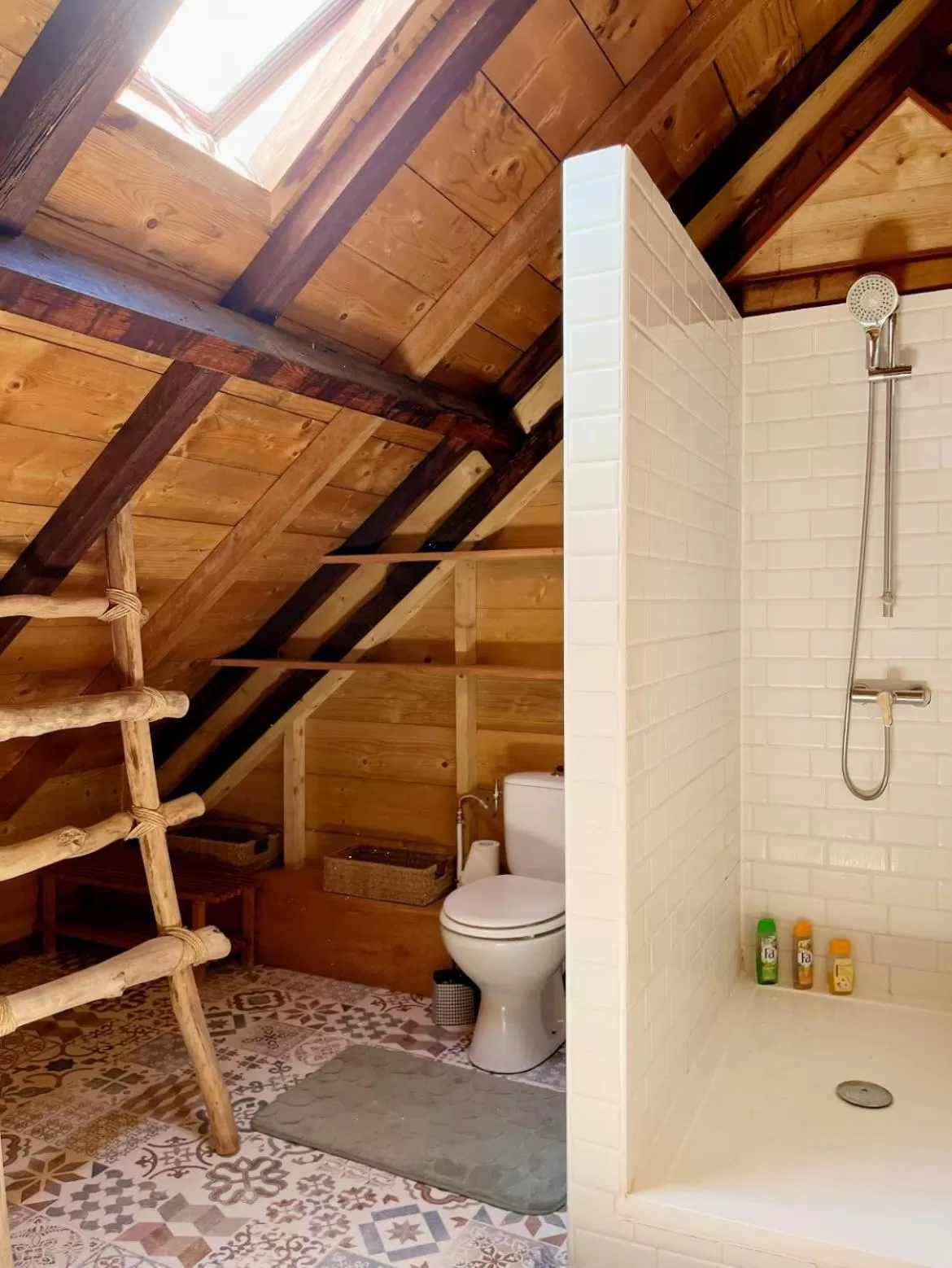 Bathroom in Habitation La Reine du Camp Chambres d'Hôtes