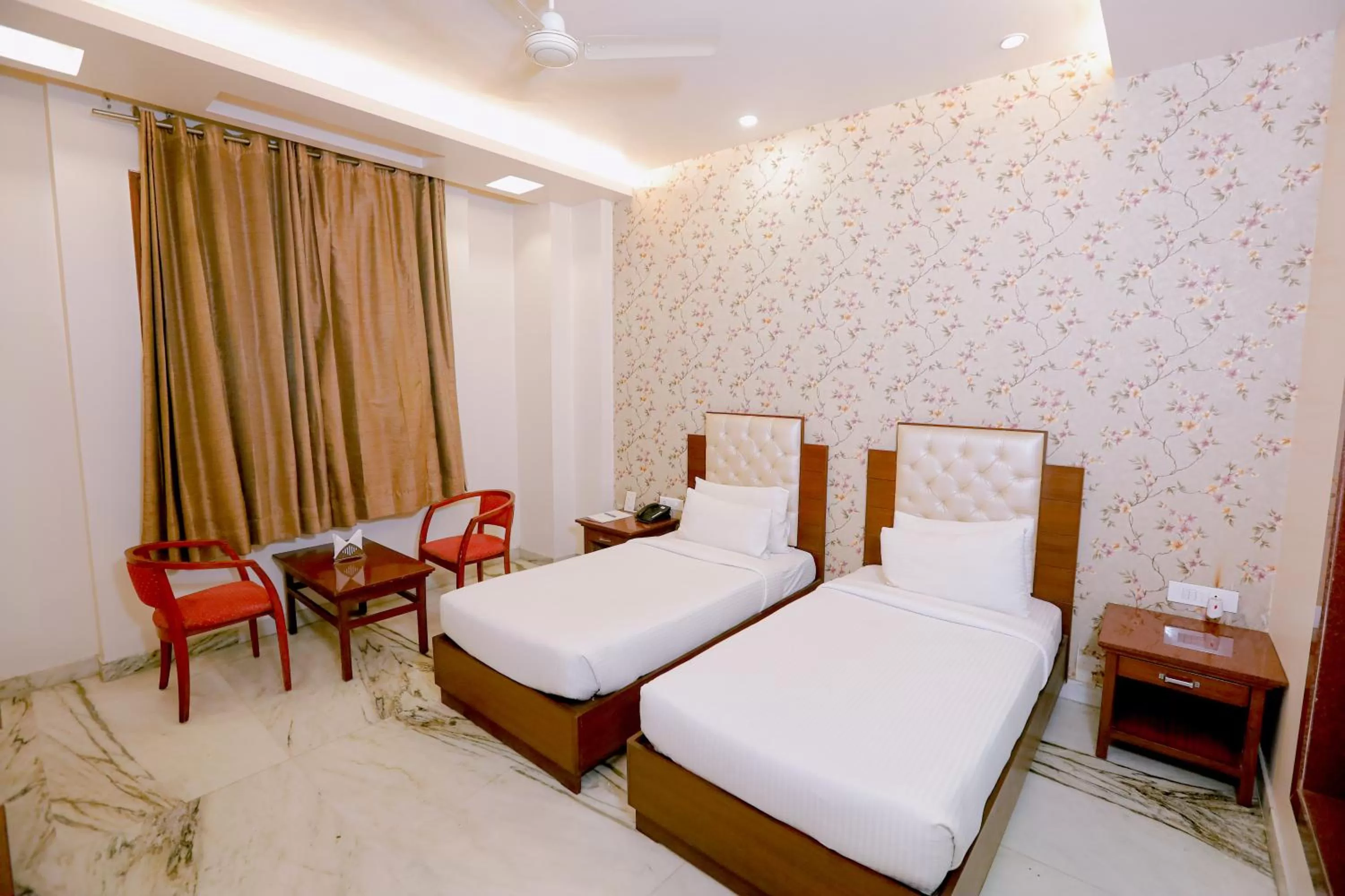 Bed in Hotel Leela Grande