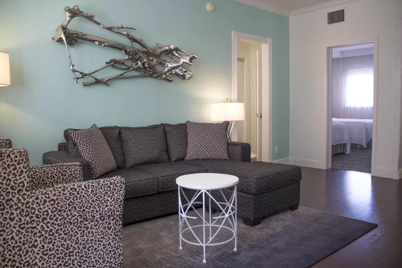 Living room in Dorchester Hotel & Suites