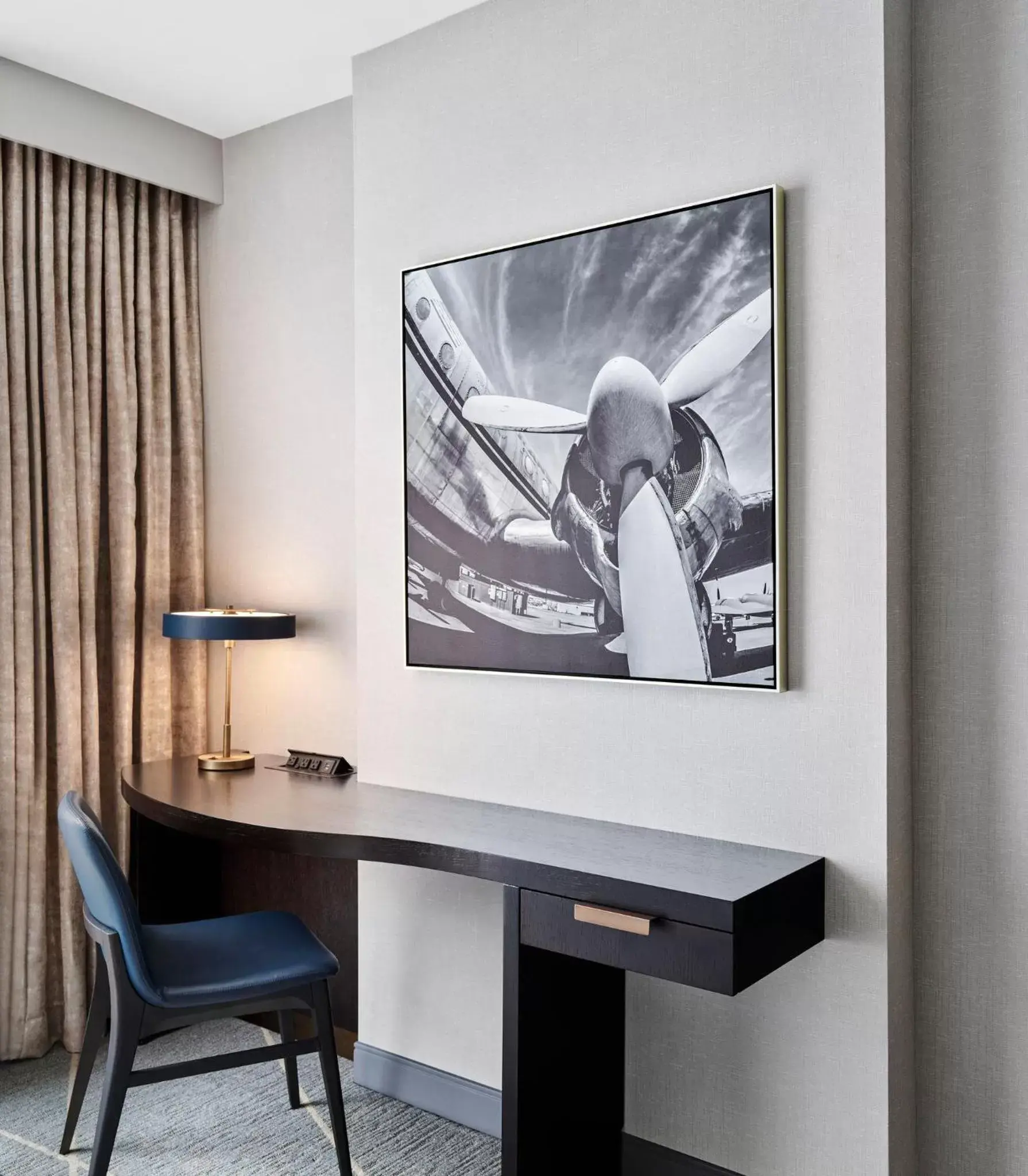 Premium High-Floor 2 Queen in Loews Kansas City Premium High-Floor 2 Queen in Loews Kansas City