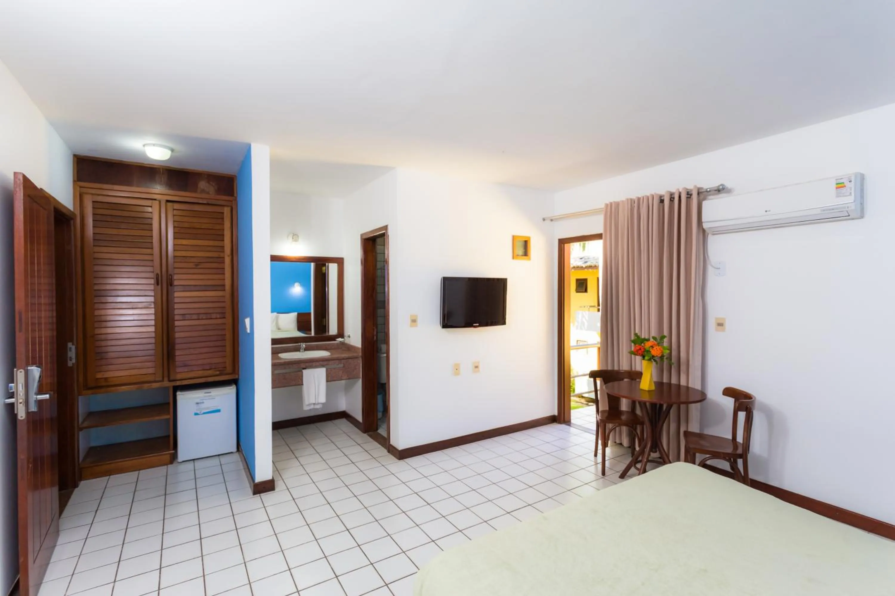 TV and multimedia, Bed in Sunshine Praia Hotel