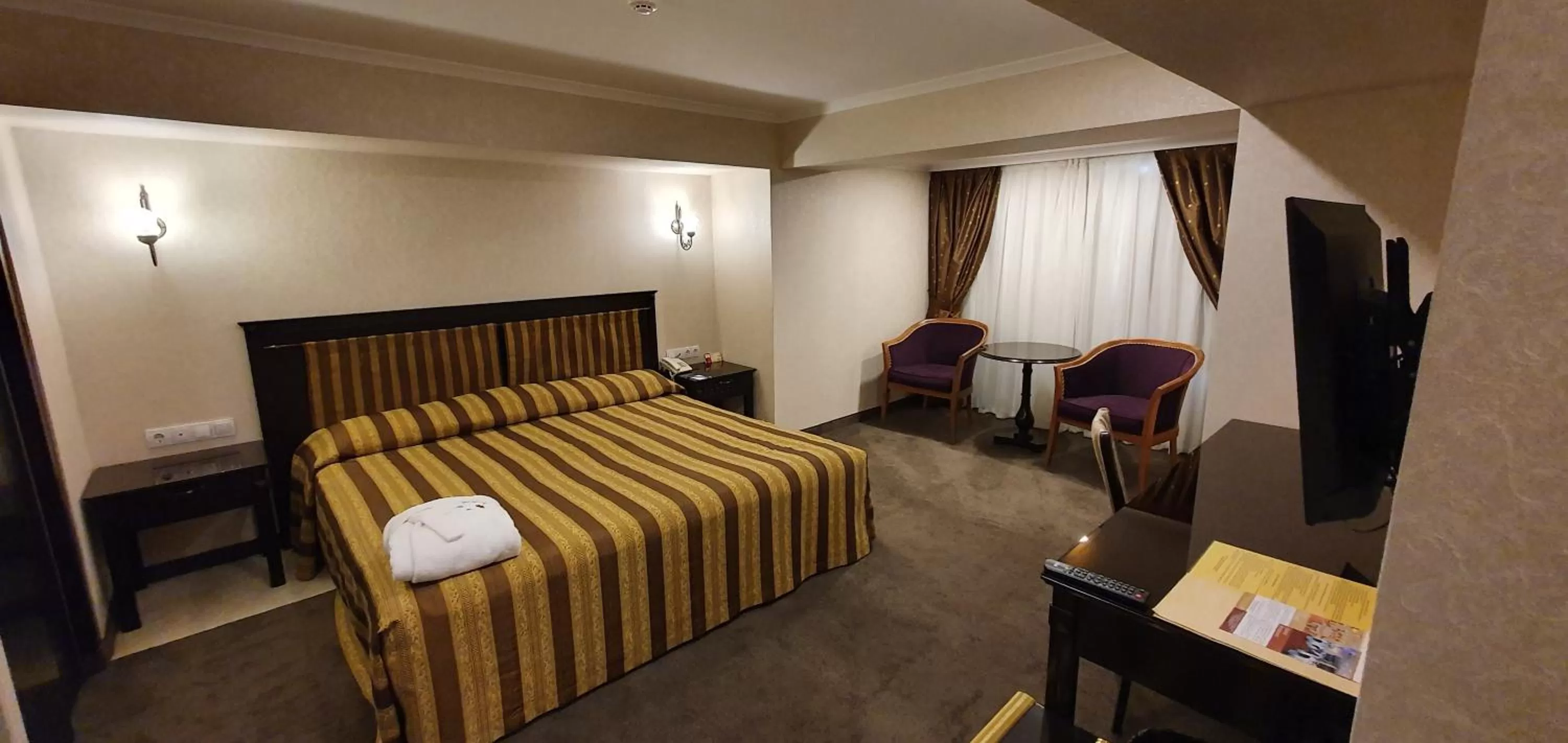 Bedroom in Grand Mir Hotel