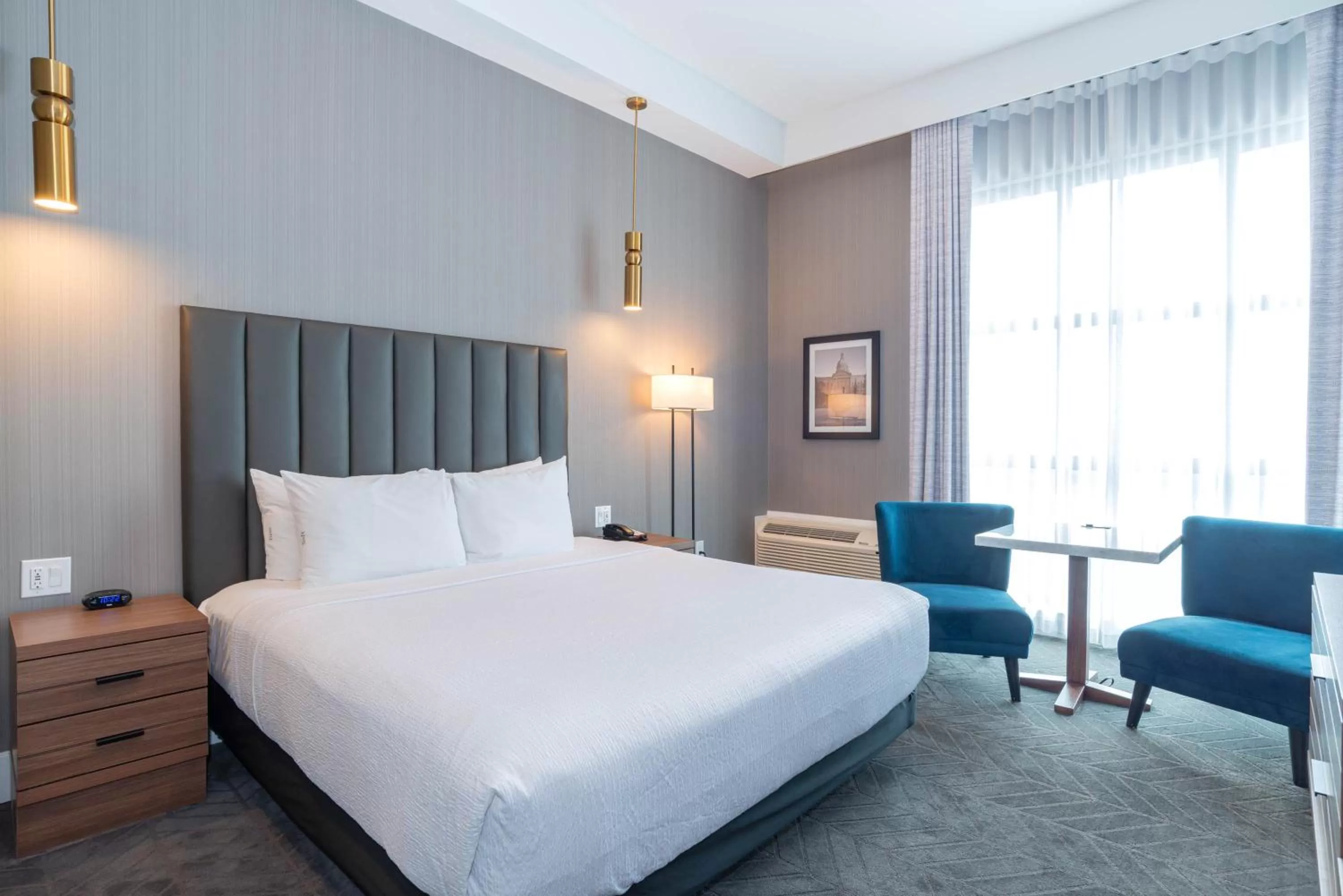 Photo of the whole room, Bed in Sandman Signature Sherwood Park Hotel