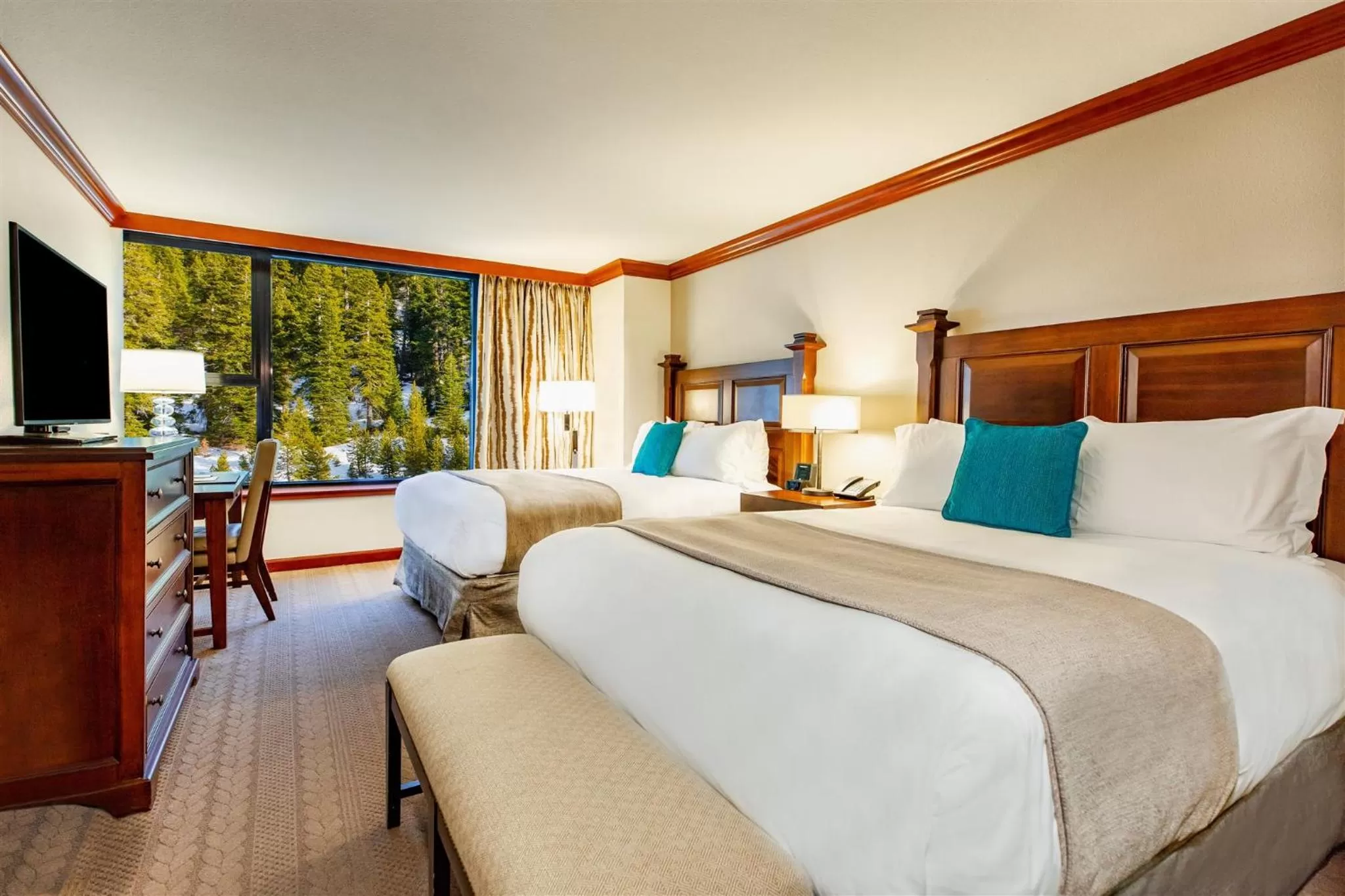 Bed in Everline Resort and Spa, Lake Tahoe