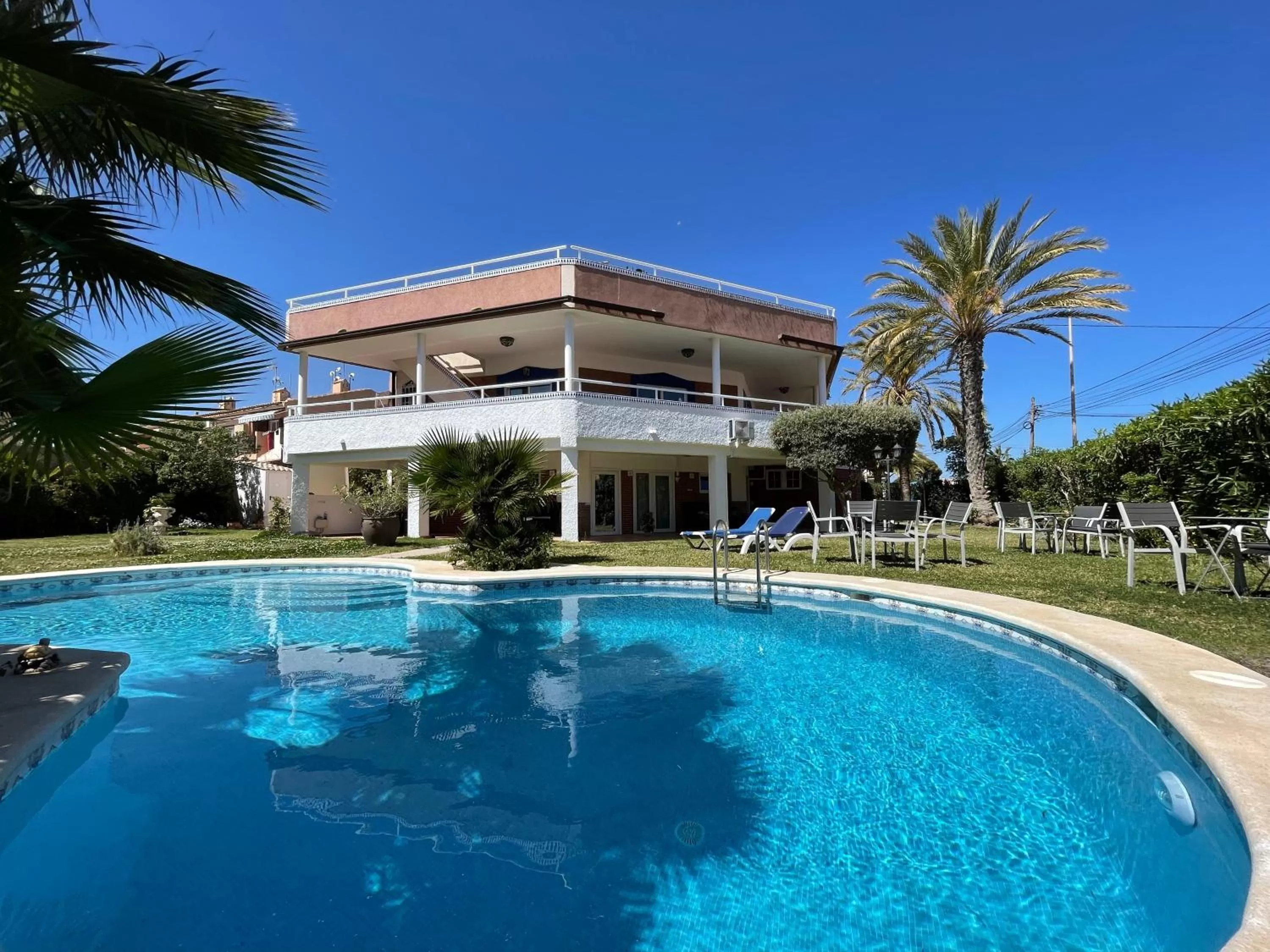 Property building, Swimming Pool in Anna's garden