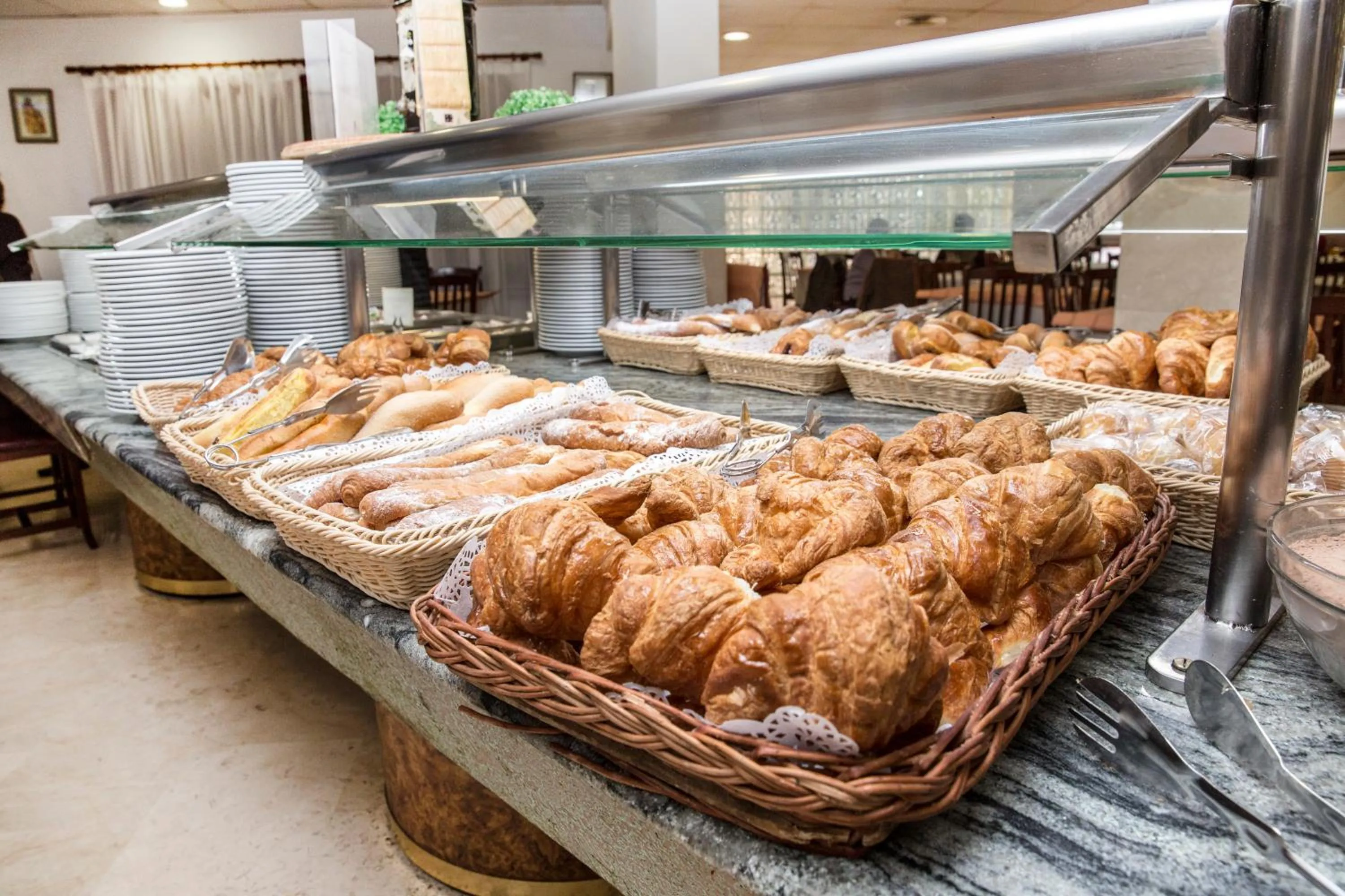 Buffet breakfast in Hotel Tres Anclas