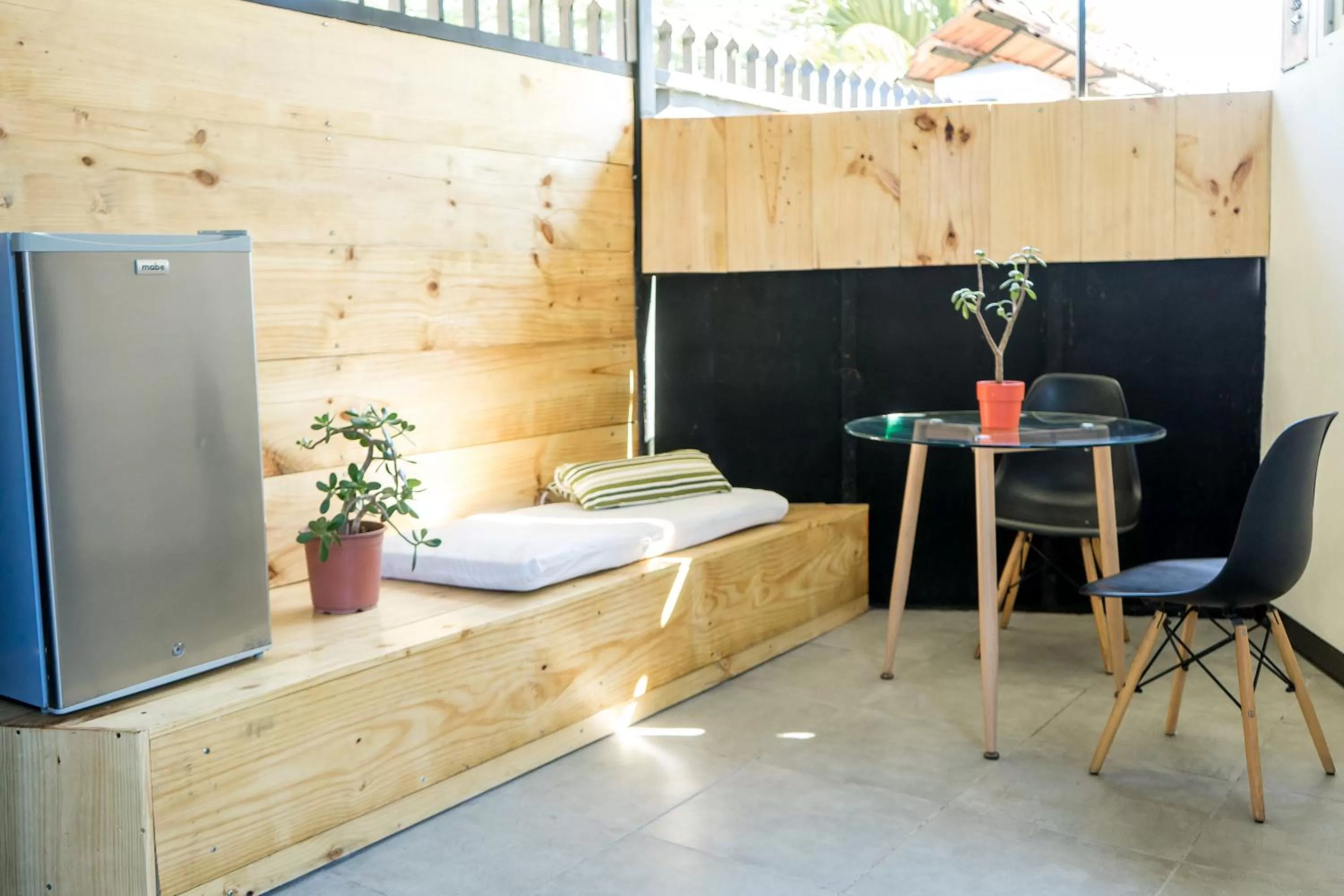 Seating area in Terida Airport B&B