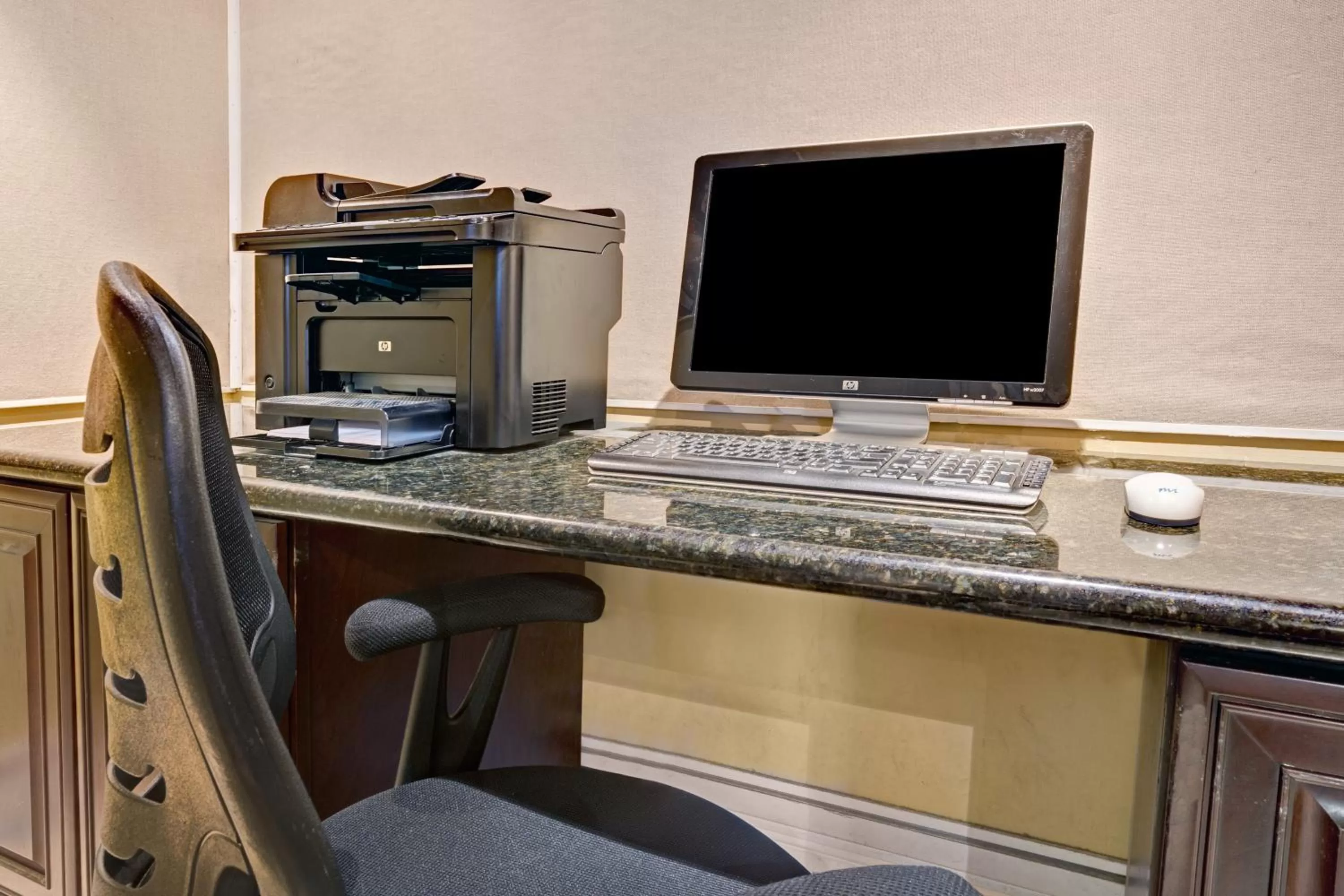 Business facilities in Travelodge by Wyndham Presidio San Francisco