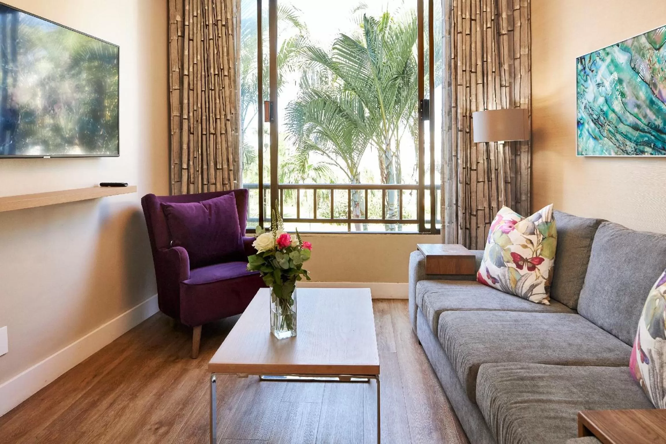 TV and multimedia in First Group Breakers Resort - Official