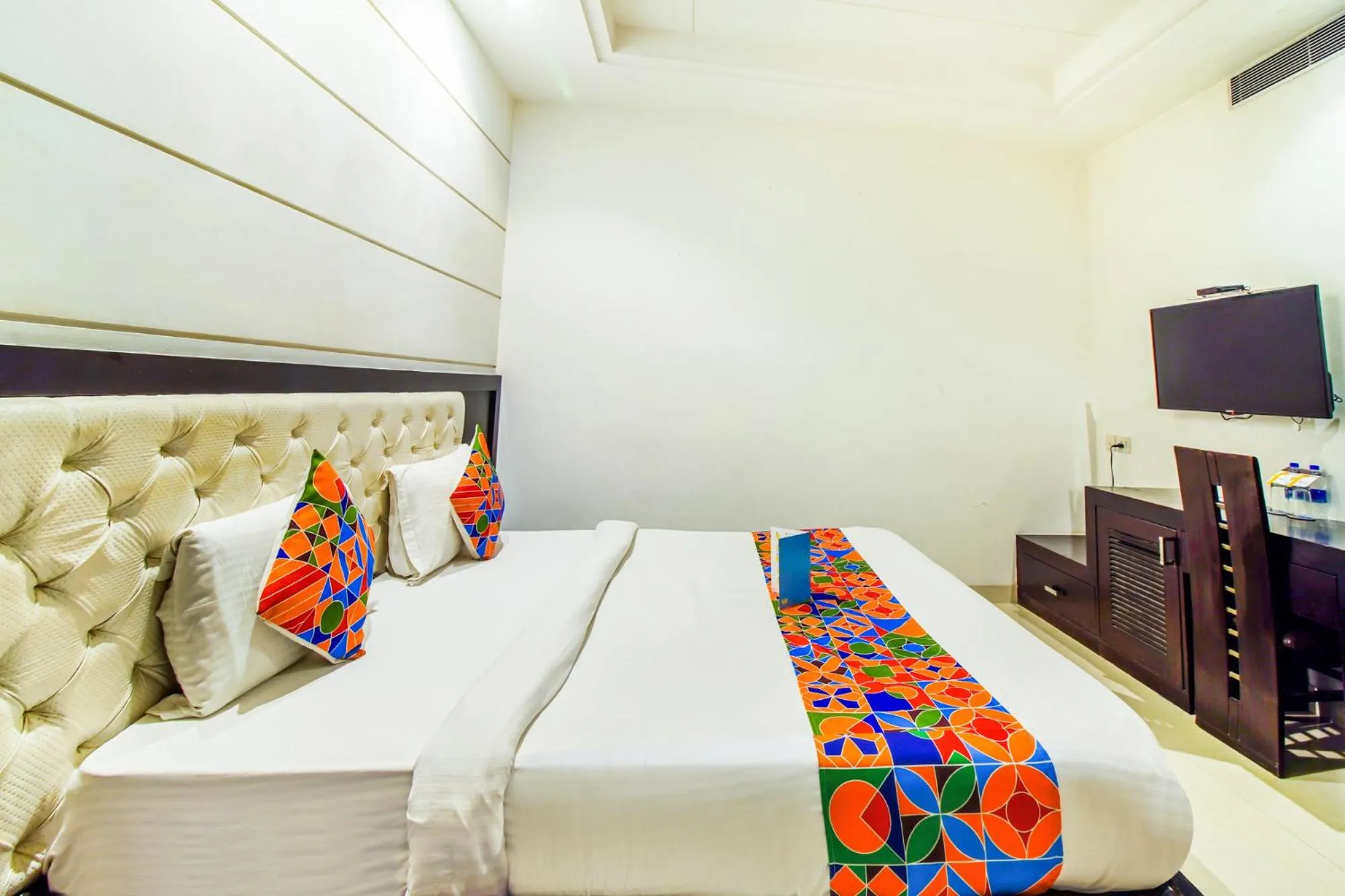 Bed in FabHotel Transit Delhi Airport Mahipalpur
