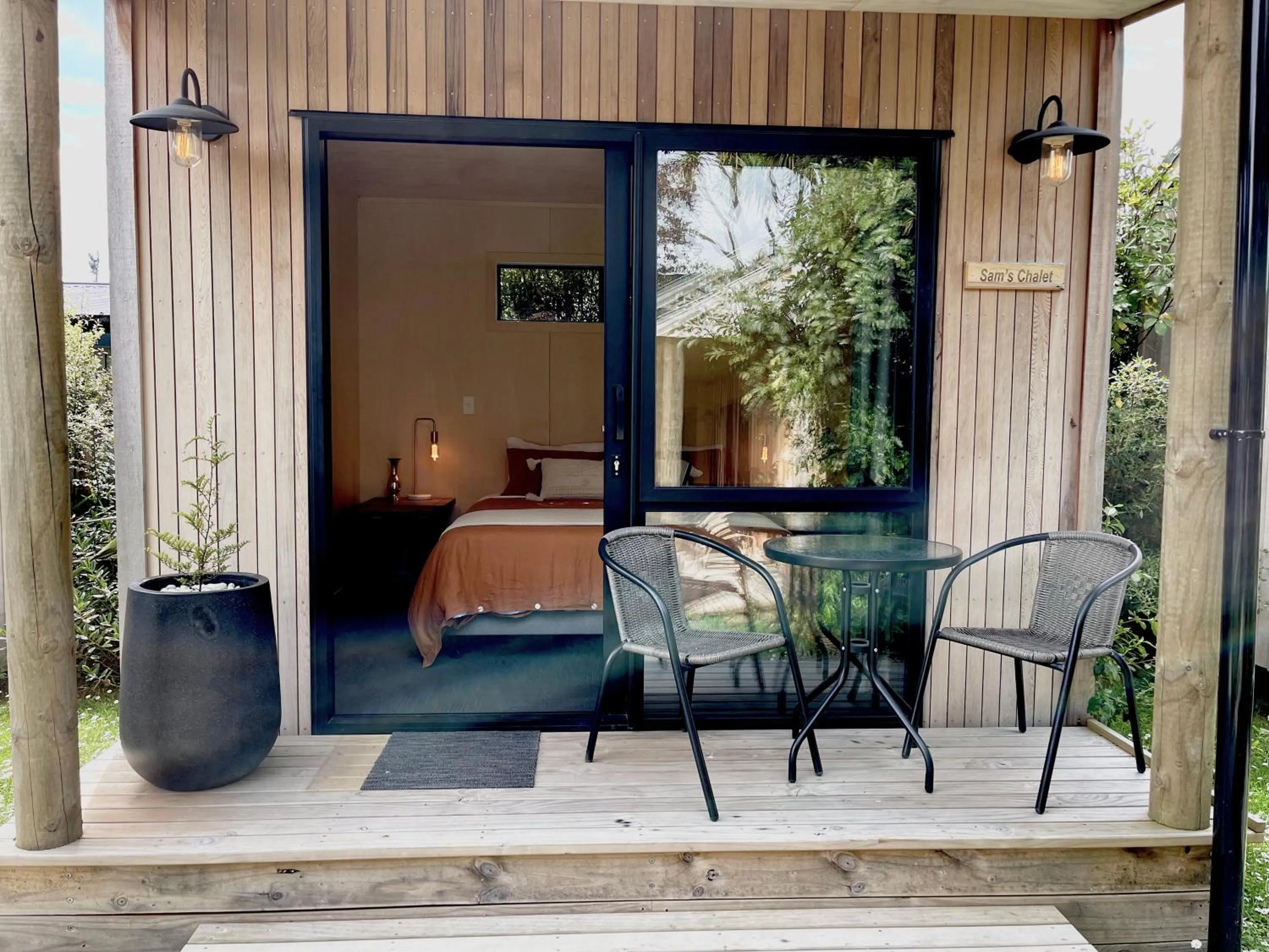 Te Anau Lakefront Backpackers