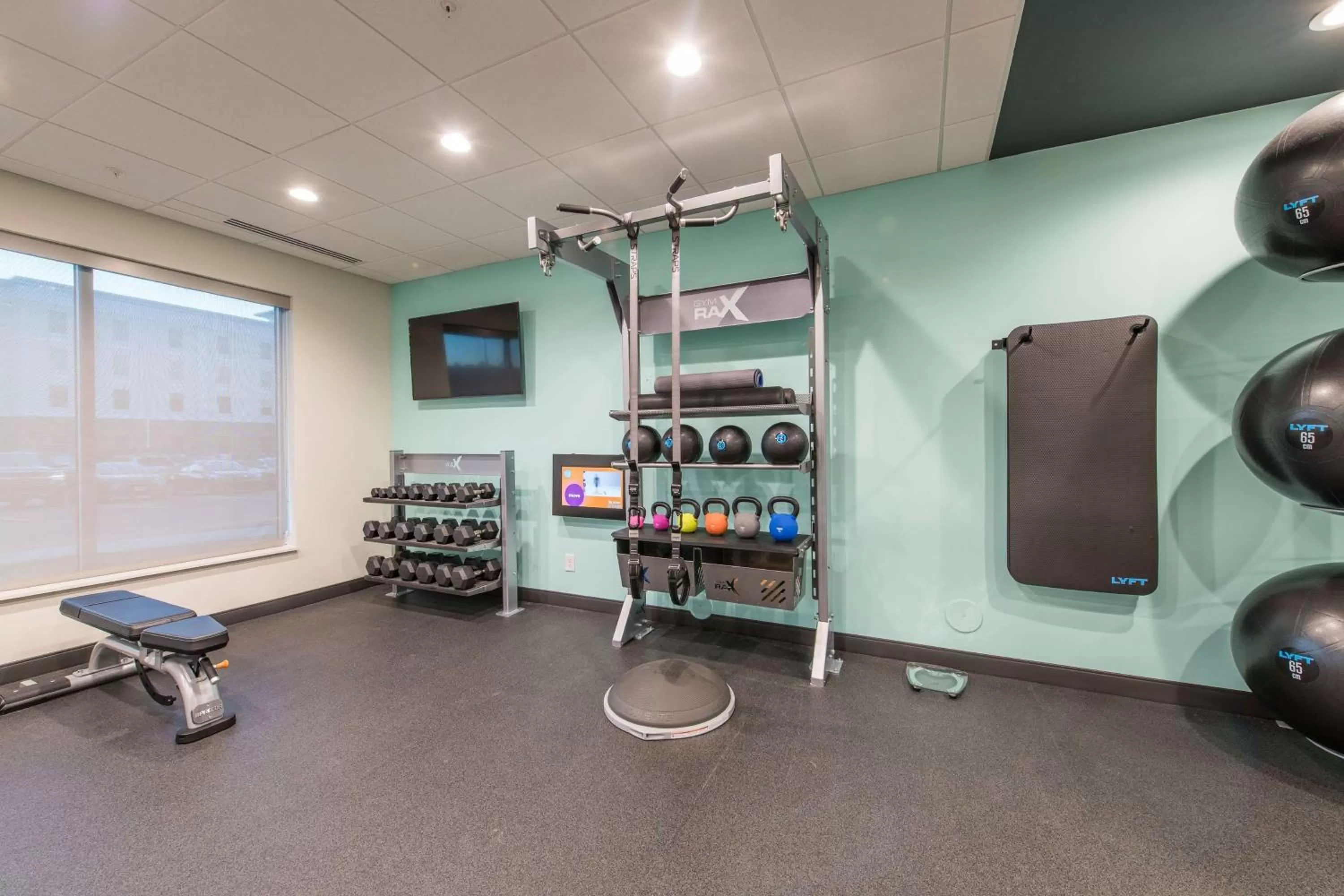 Fitness centre/facilities in Tru by Hilton Fayetteville I-95