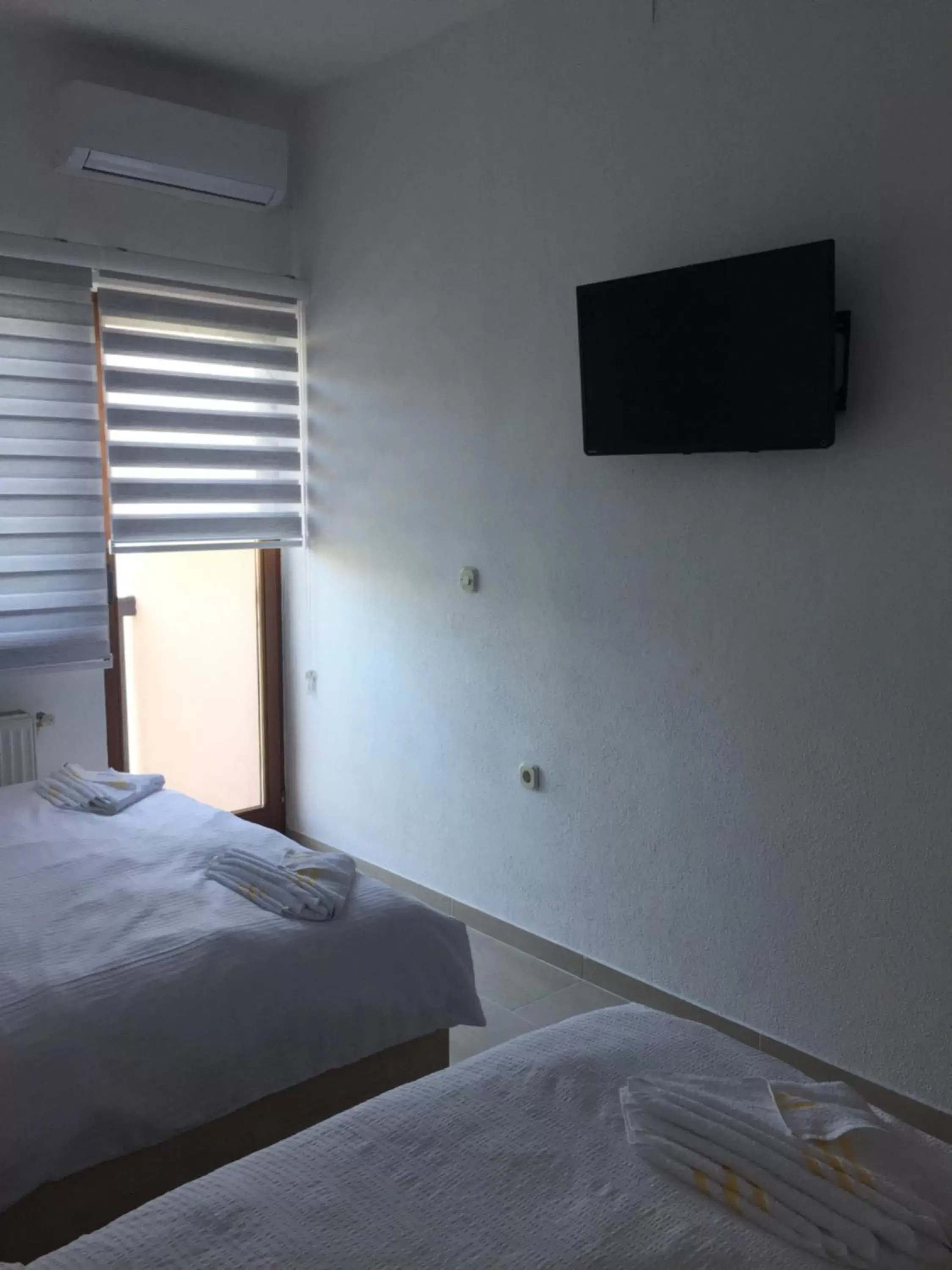 Triple Room with Balcony in Pansion Asim Triple Room with Balcony in Pansion Asim