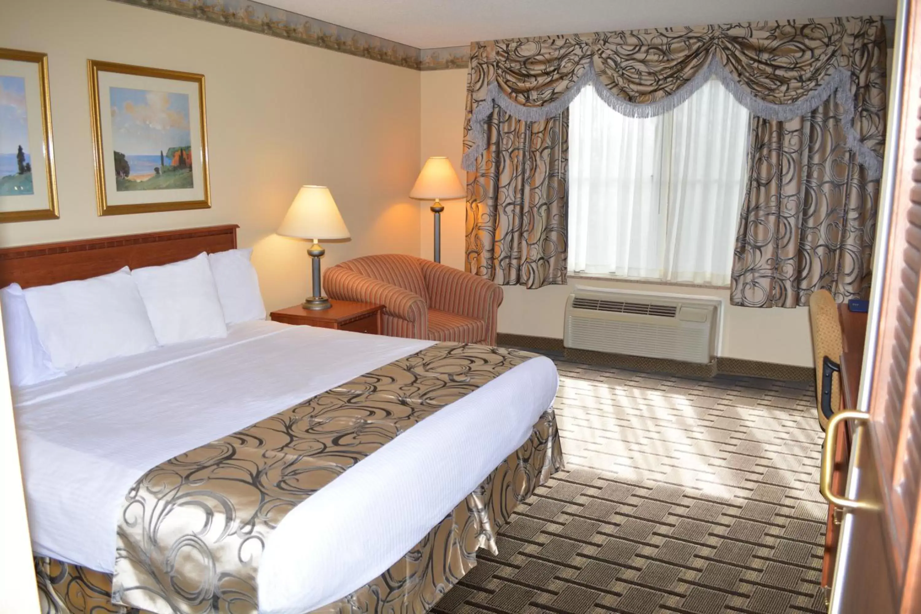 King Room - Non-Smoking in Baymont by Wyndham Waterford/Burlington WI King Room - Non-Smoking in Baymont by Wyndham Waterford/Burlington WI