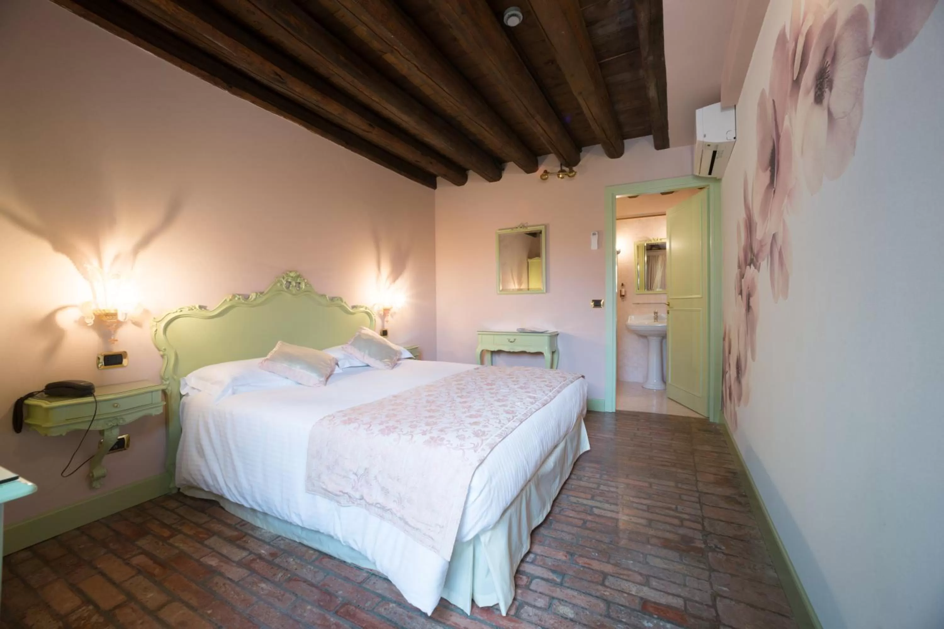 Economy Double or Twin Room in Villa Gasparini