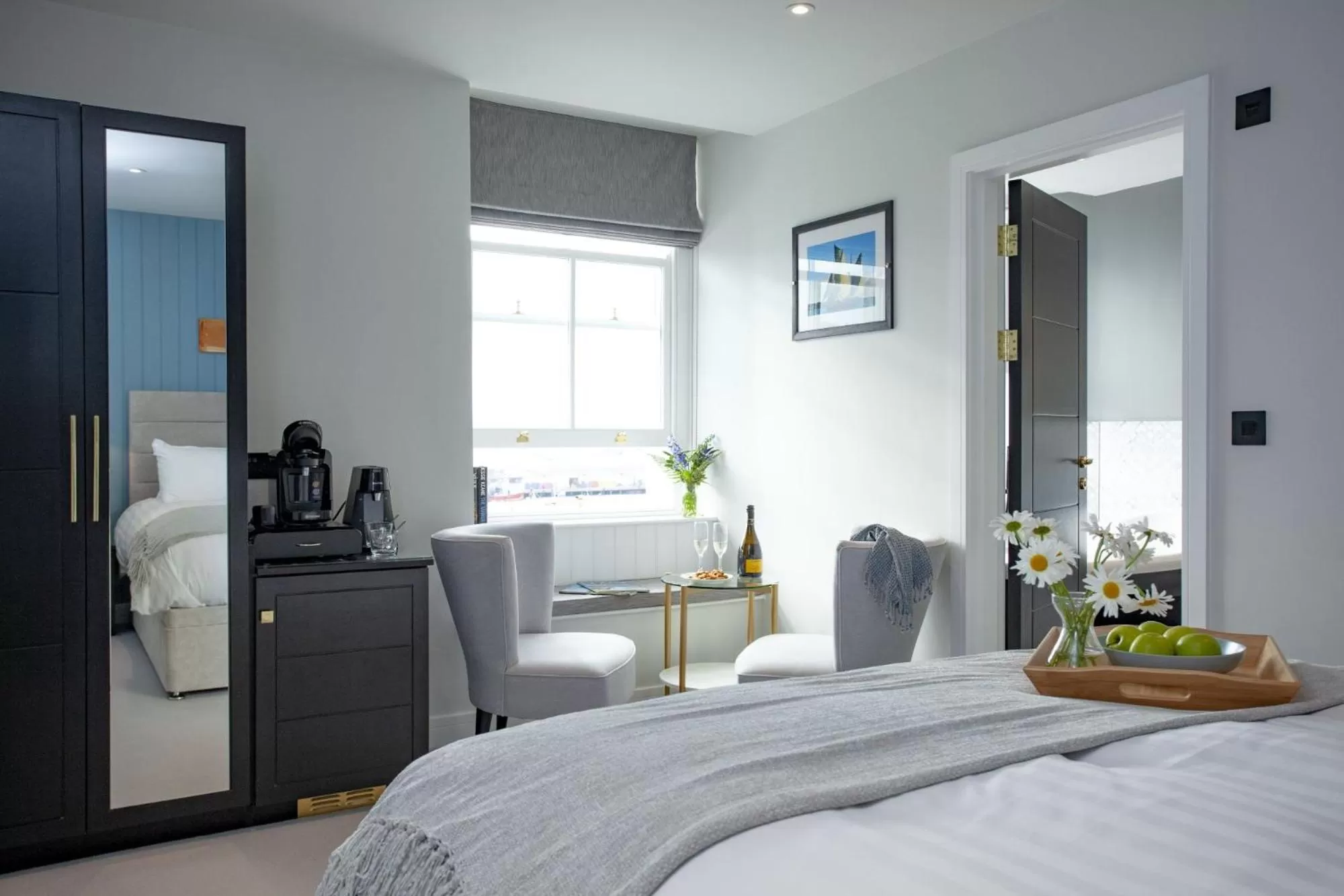 Bed in Leader Suite - Sea View - Free Wi-Fi