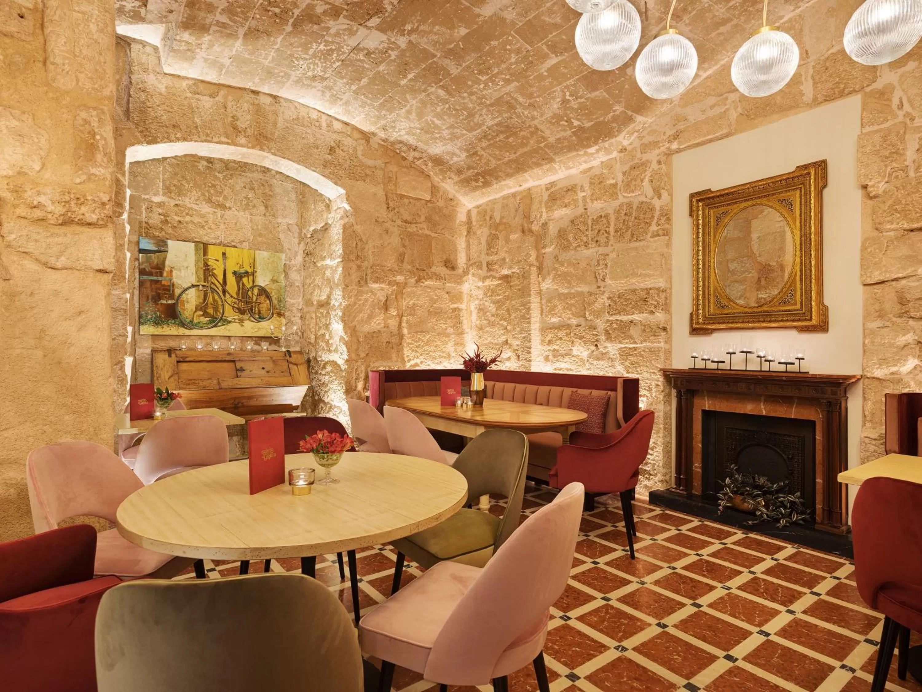 Restaurant/places to eat in Hotel Gloria de Sant Jaume