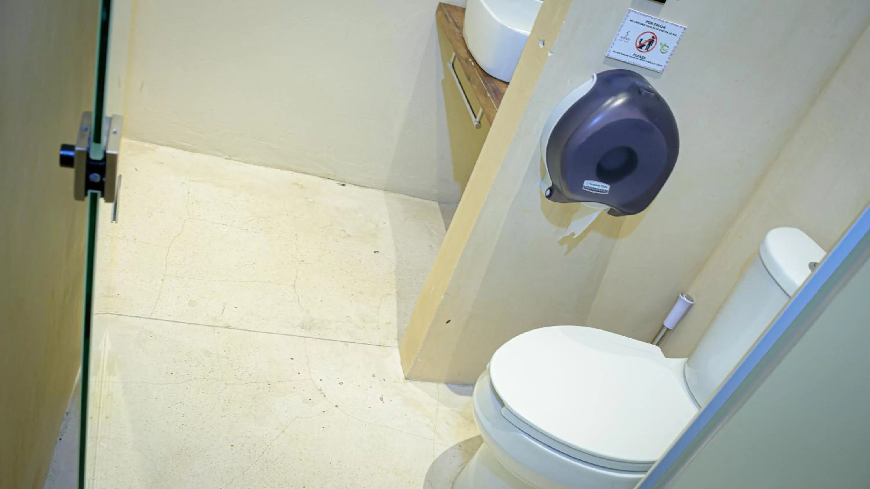 Public Bath in Moonshine Tulum Hotel & Hostel