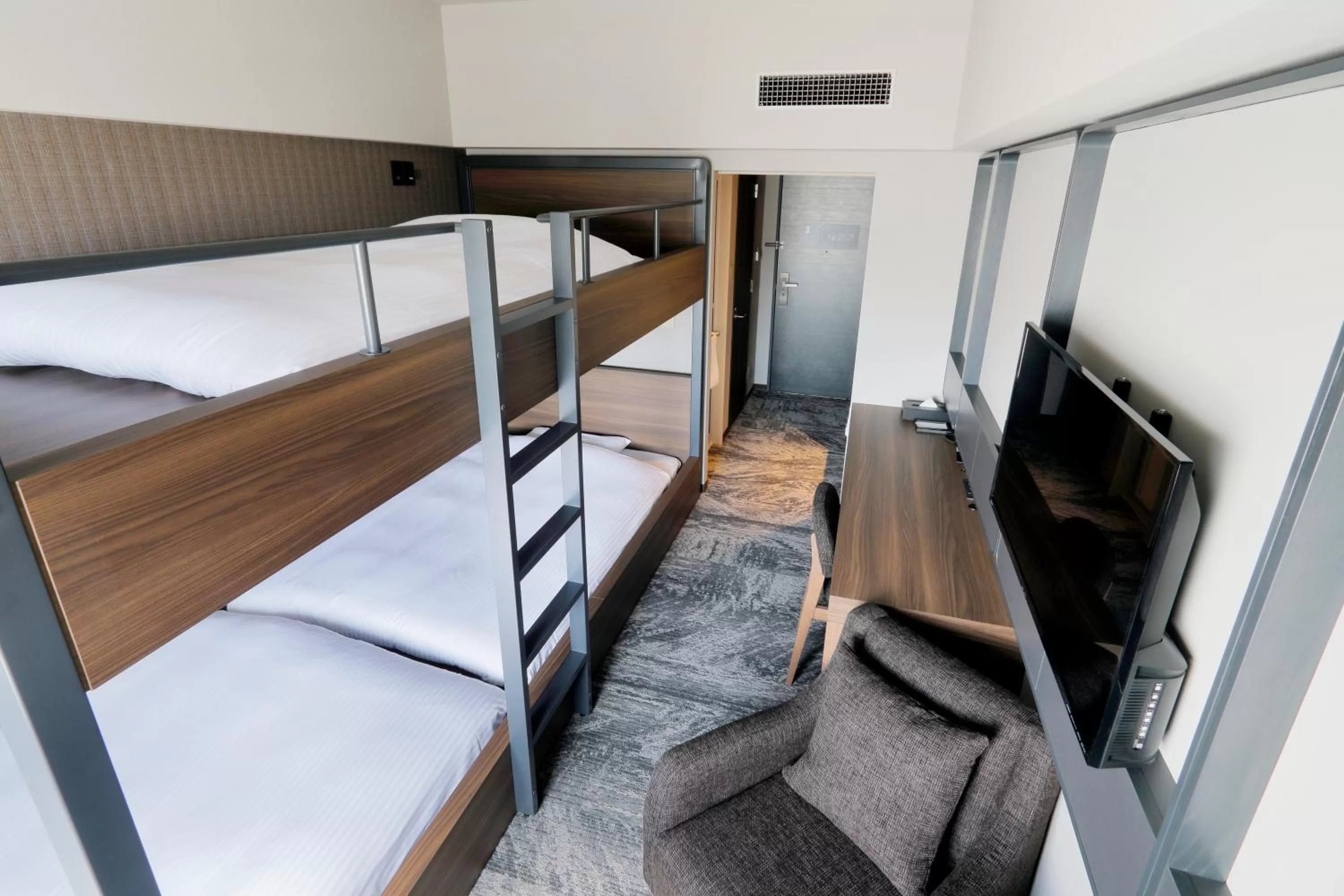 bunk bed, Bed in JR Inn Hakodate