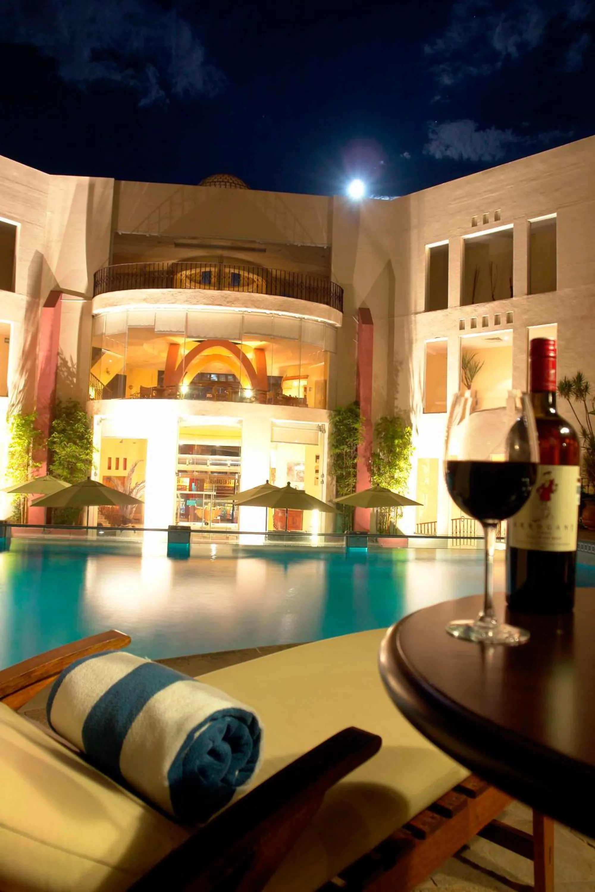 Swimming pool in Hotel Quinta Las Alondras