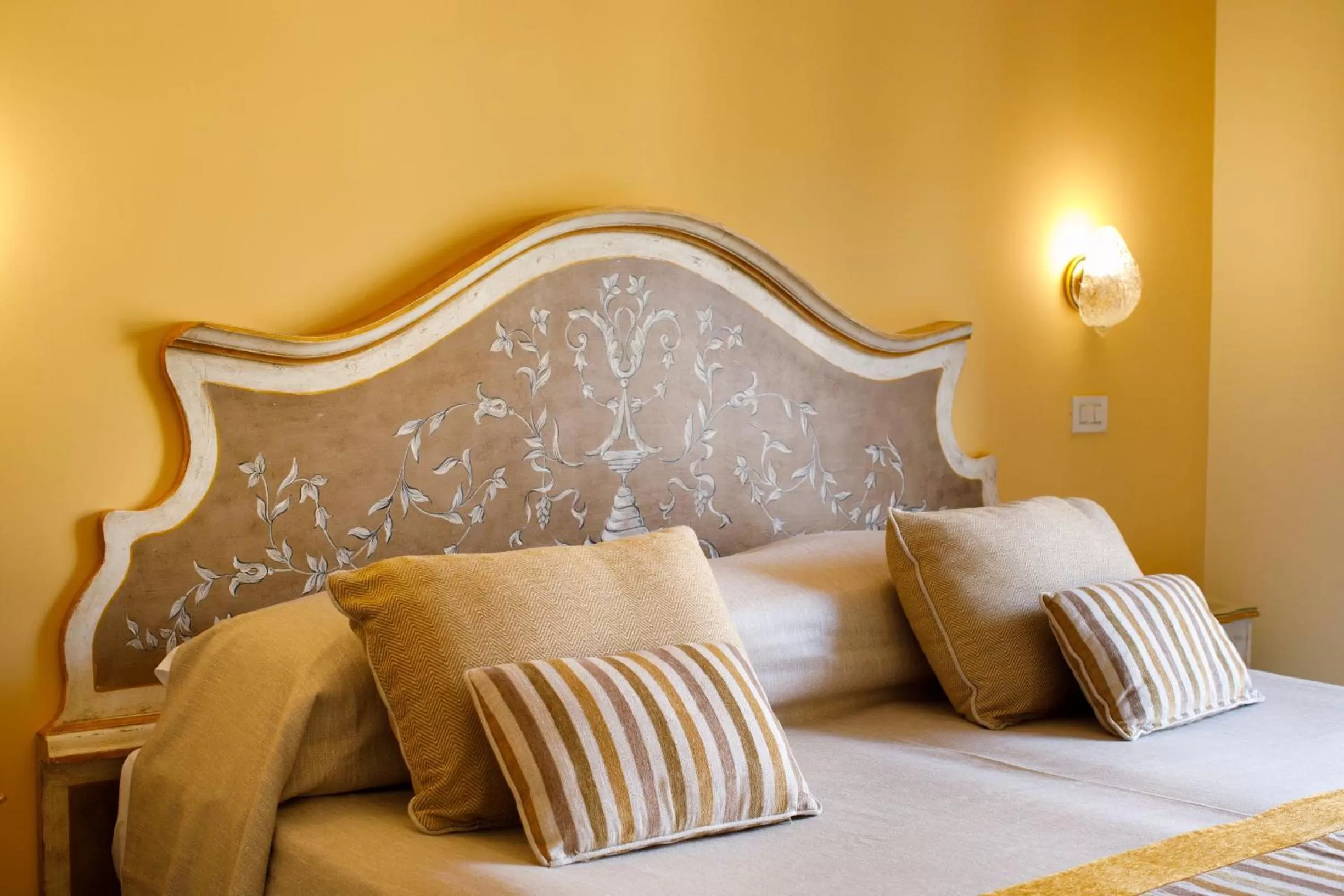 Decorative detail, Bed in Hotel Zi' Teresa