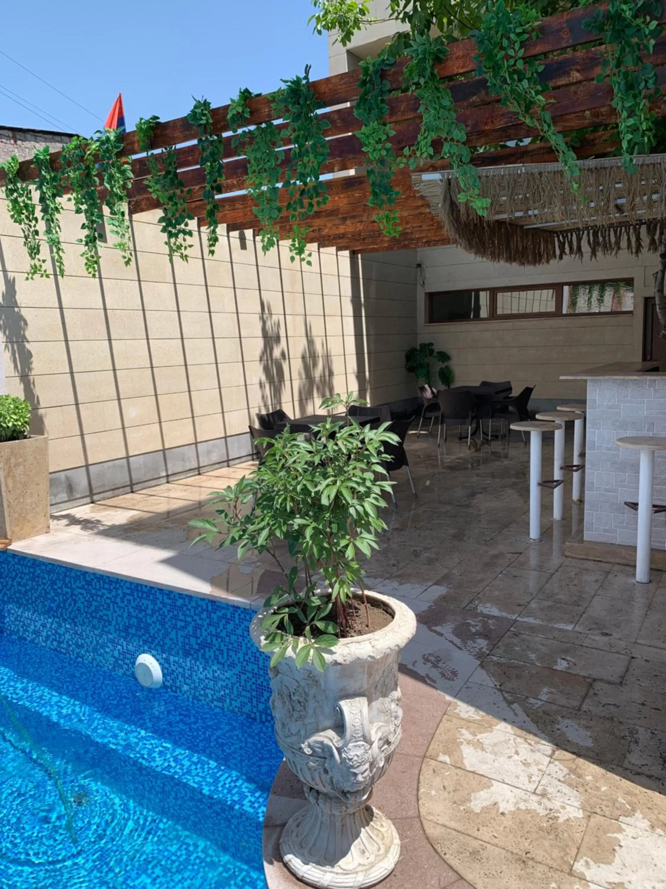Swimming pool in Aleppo Hotel