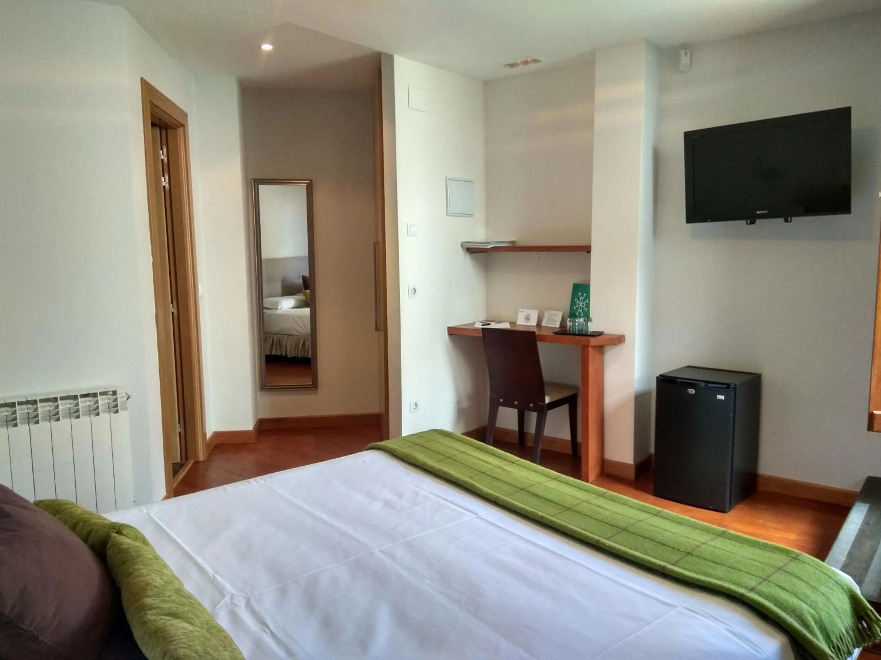 TV and multimedia, Bed in Hotel Arrope