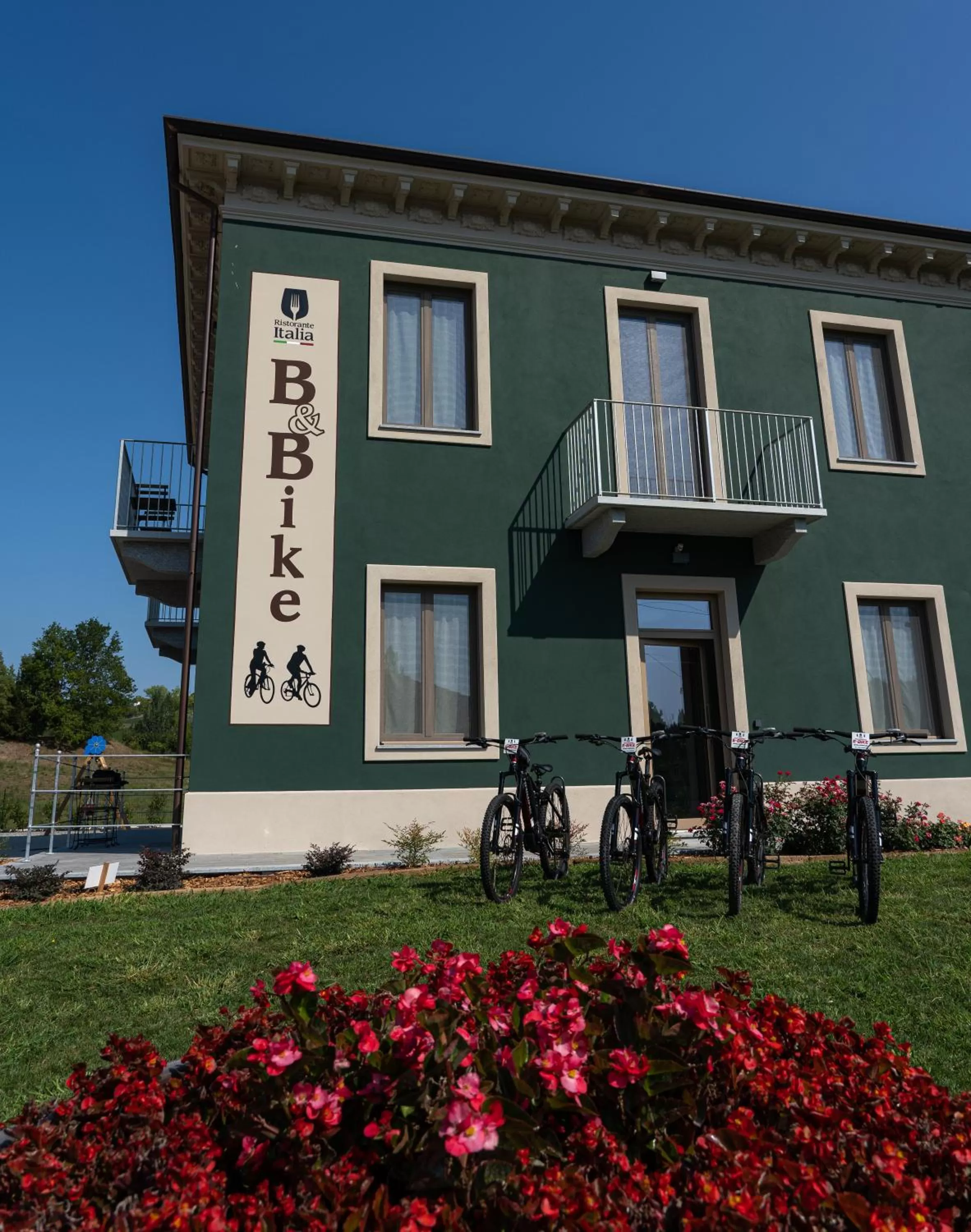 Property building in B & Bike di Ristorante Italia
