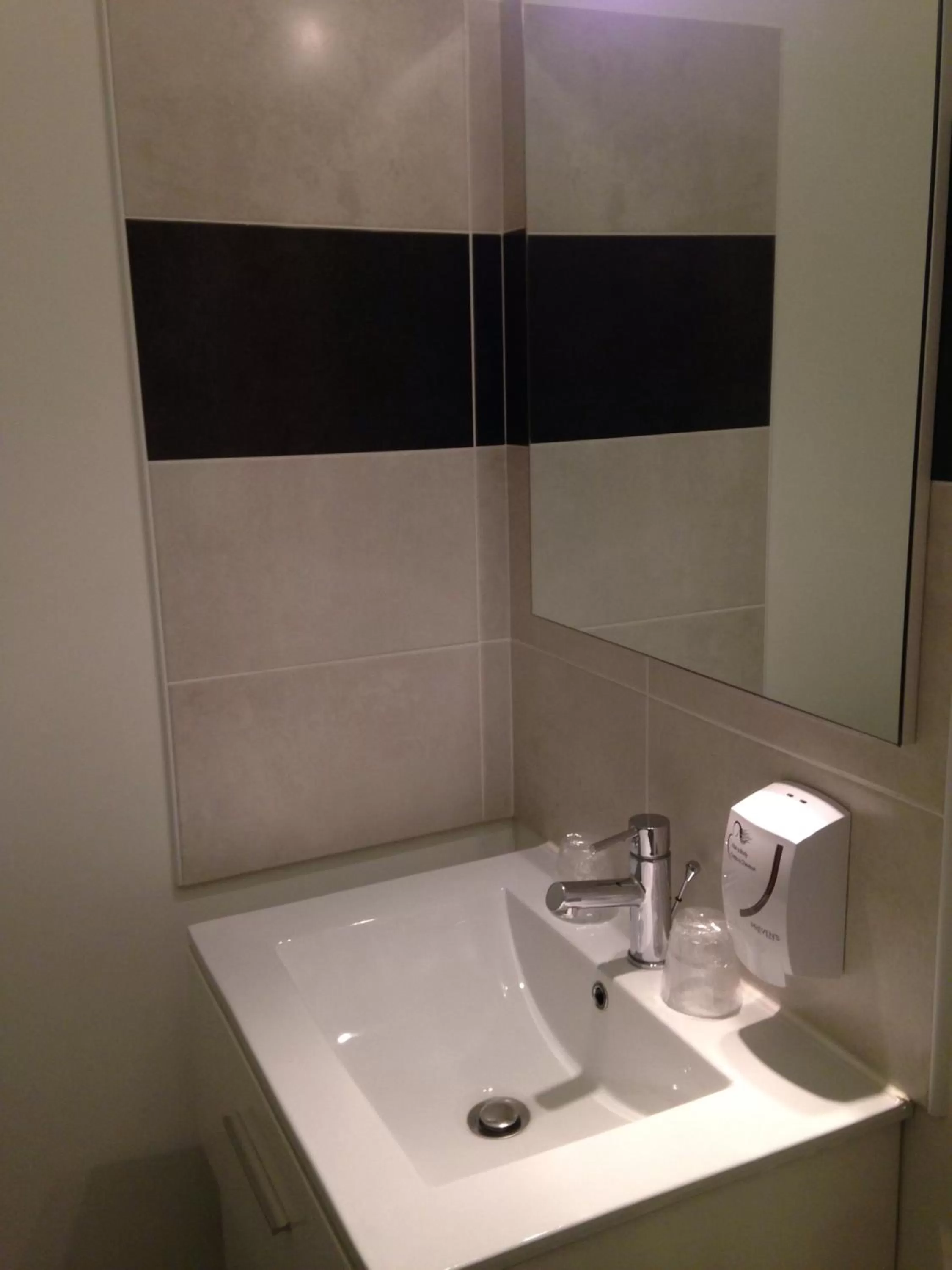 Bathroom in Hotel-Restaurant Du Port