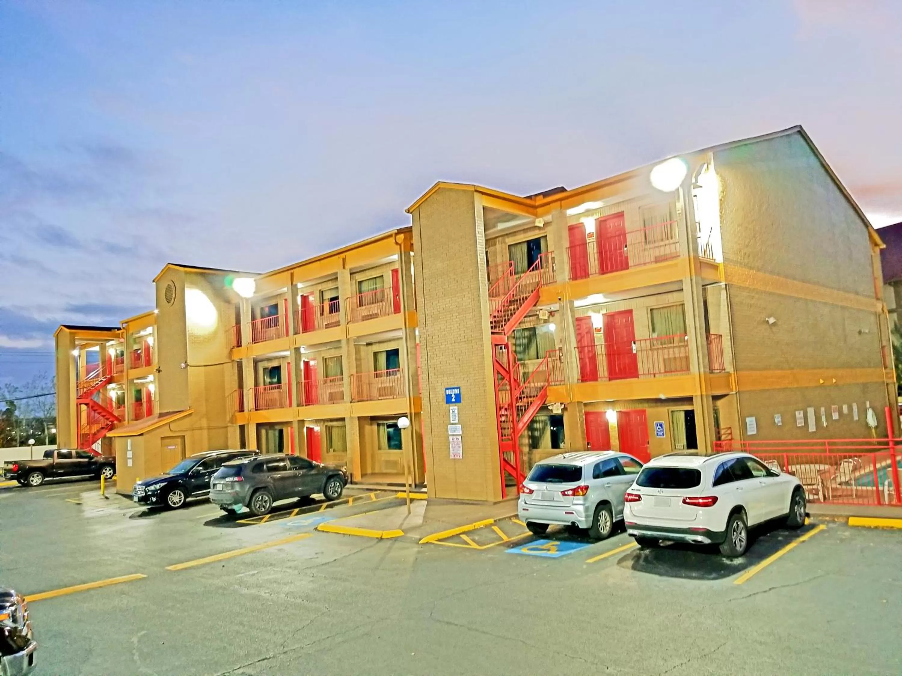 Property building in Howard Johnson by Wyndham Houston Hobby Airport