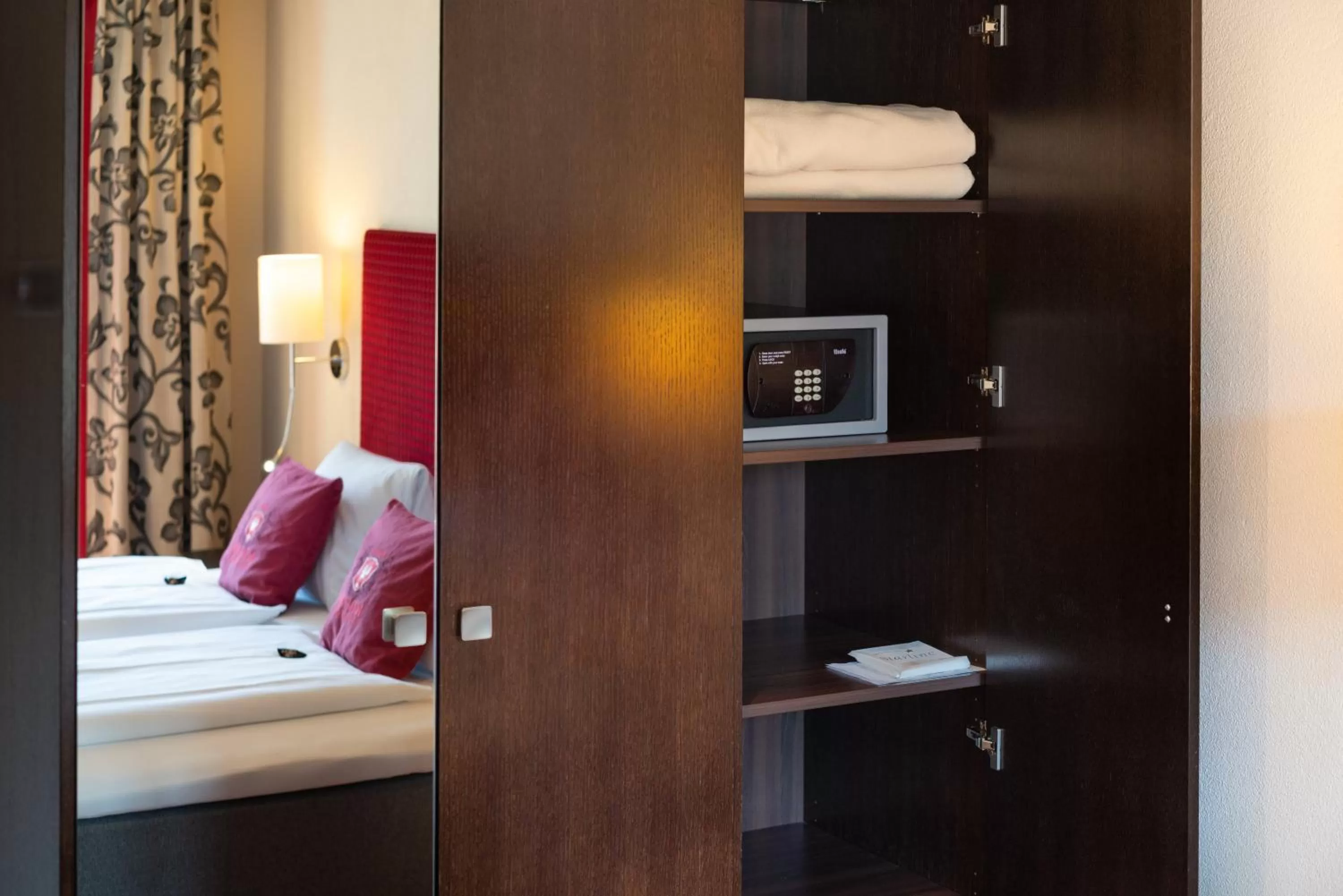 Standard Twin Room in Hotel Krebs Interlaken