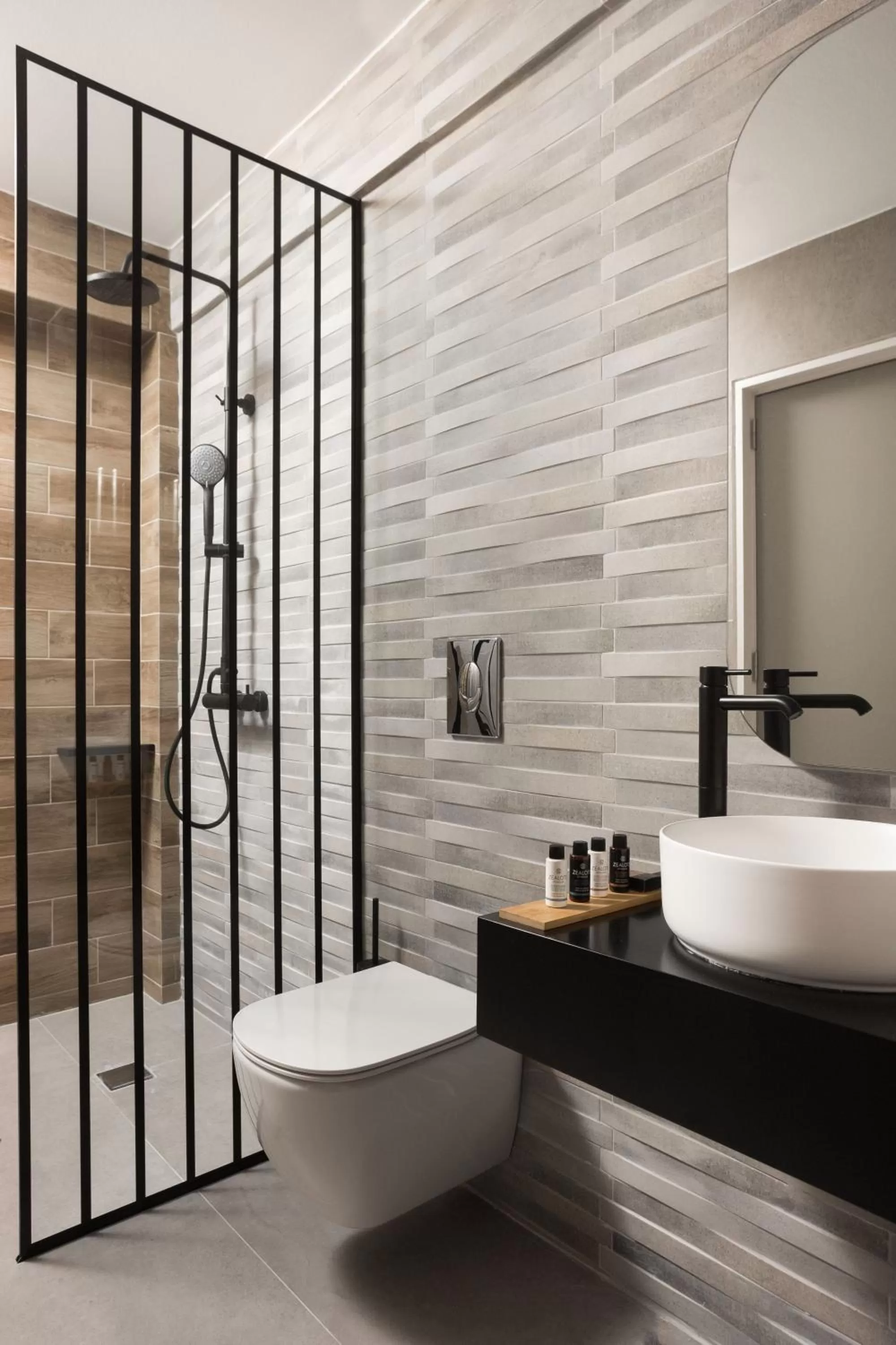 Shower in LUX&EASY Athens Downtown Apartments