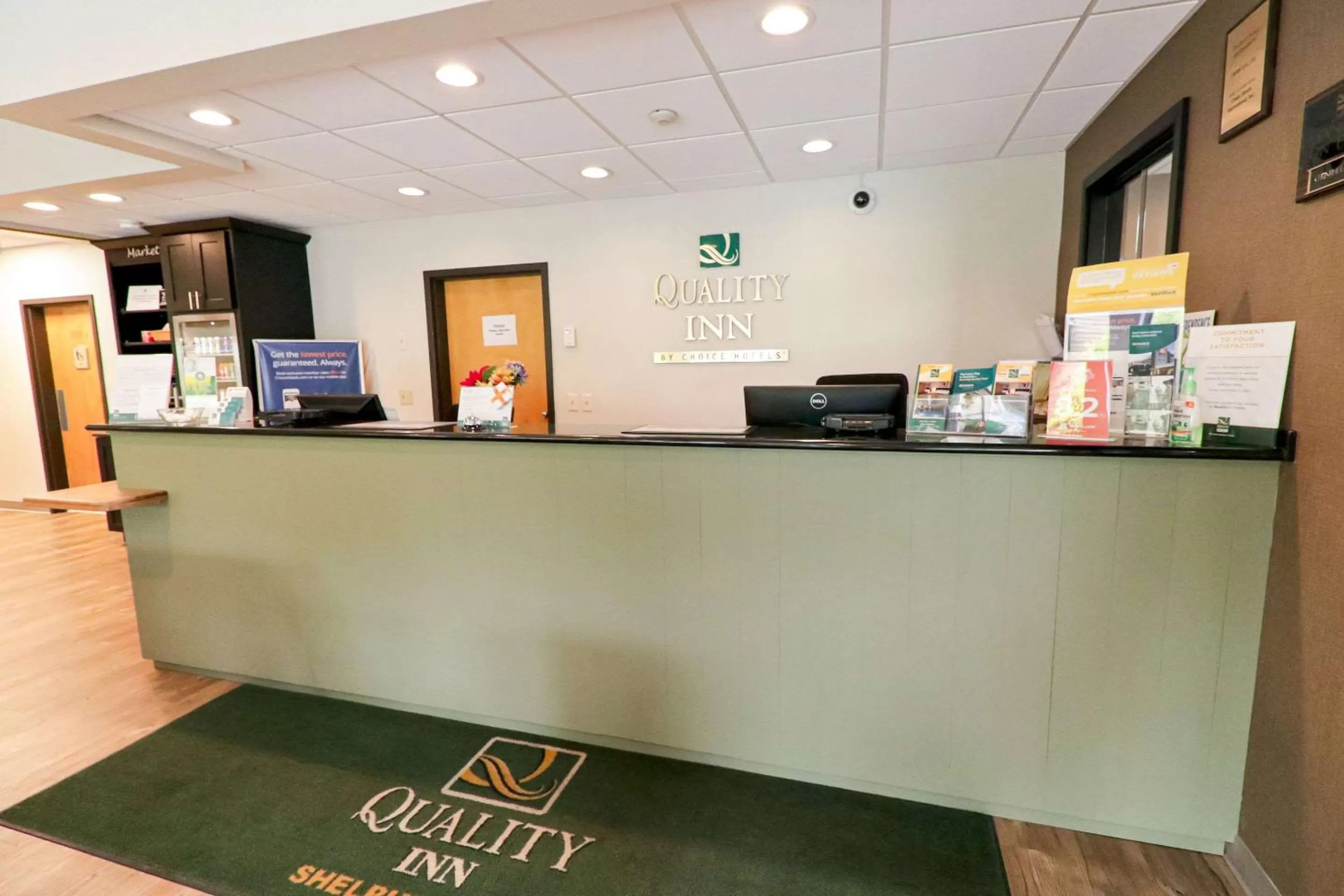 Lobby or reception in Quality Inn Shelburne - Burlington