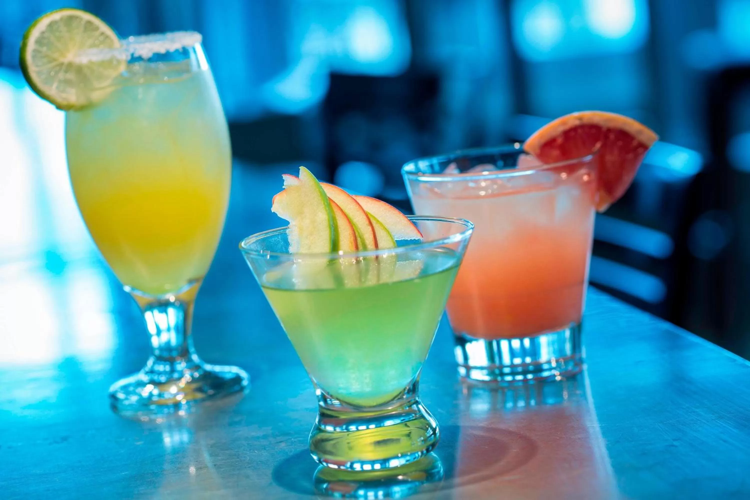 Lounge or bar in Seattle Marriott Waterfront