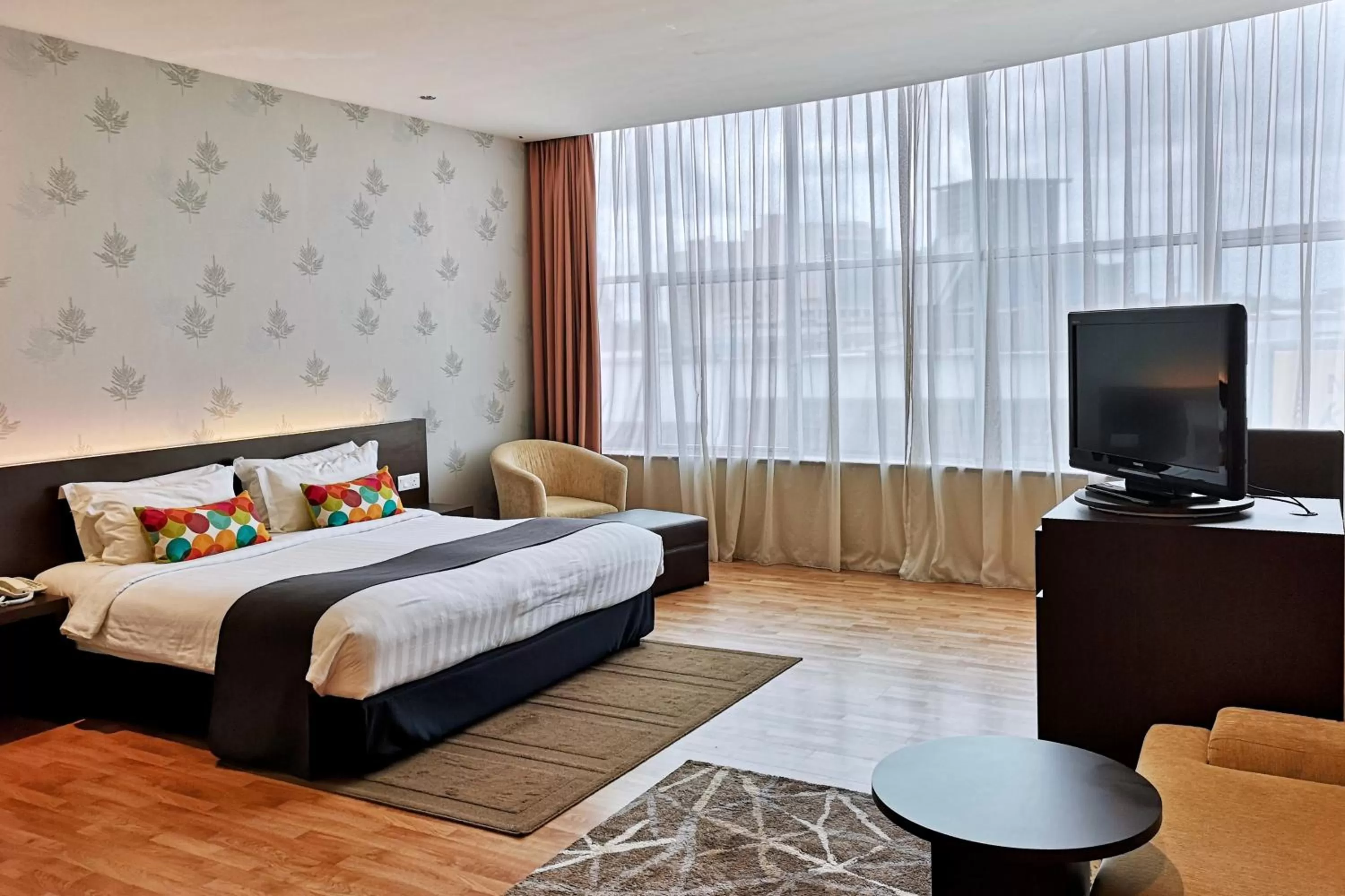 TV and multimedia, Bed in The LimeTree Hotel, Kuching