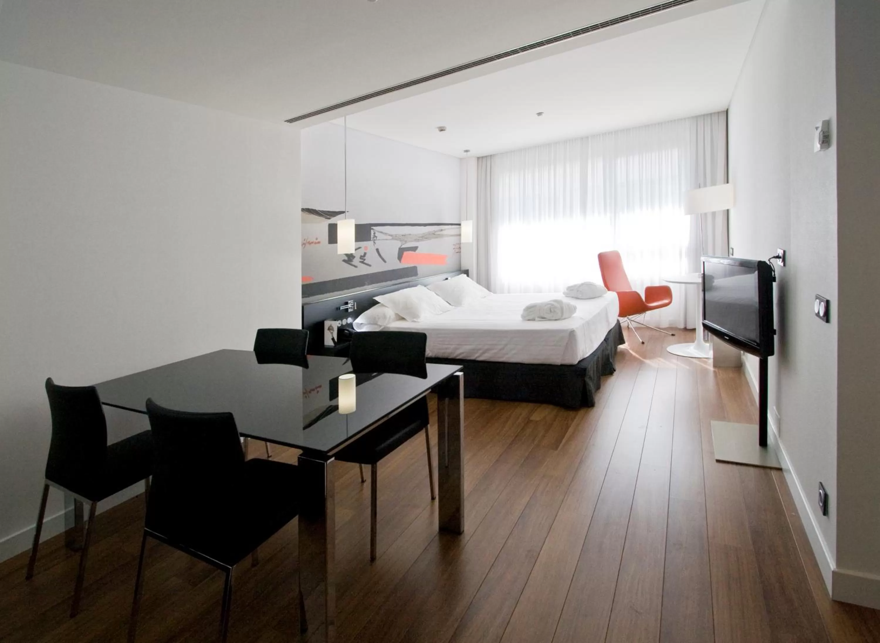 TV and multimedia, Bed in Axor Barajas