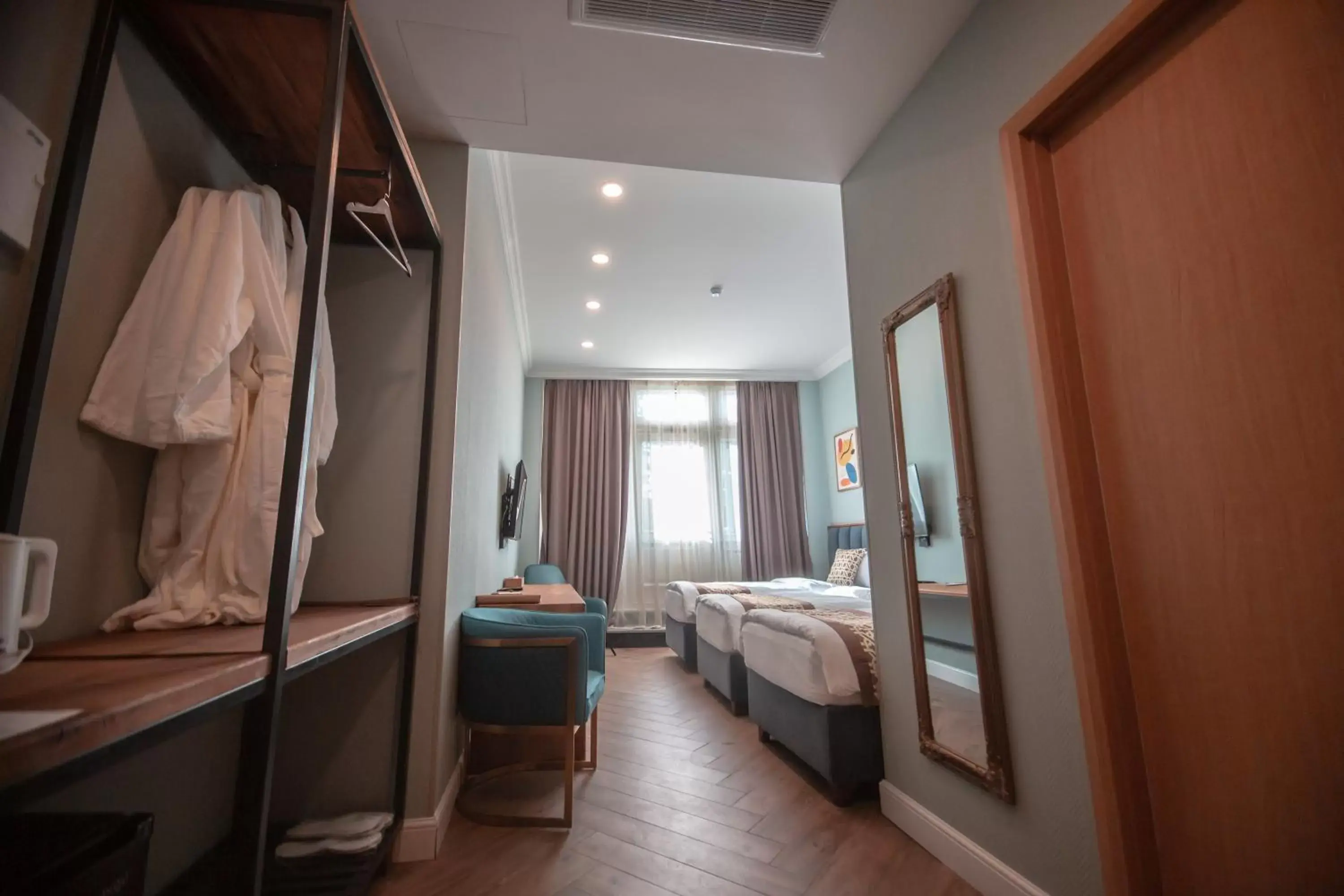 Triple Room with Balcony in Grand Opera Hotel Triple Room with Balcony in Grand Opera Hotel