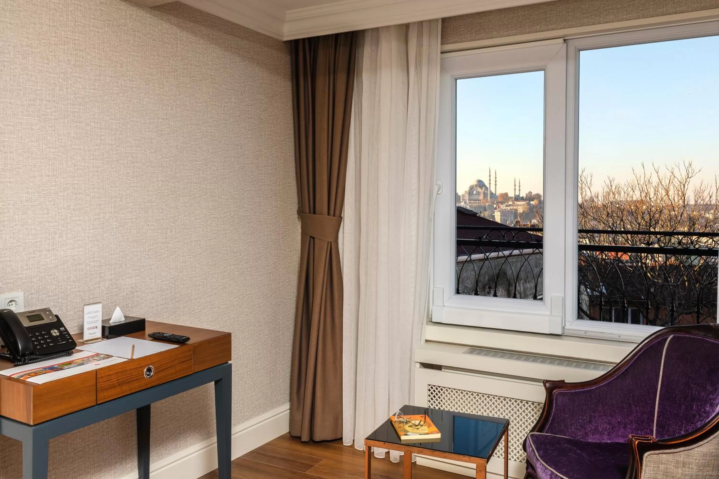 Bedroom in Meroddi La Porta