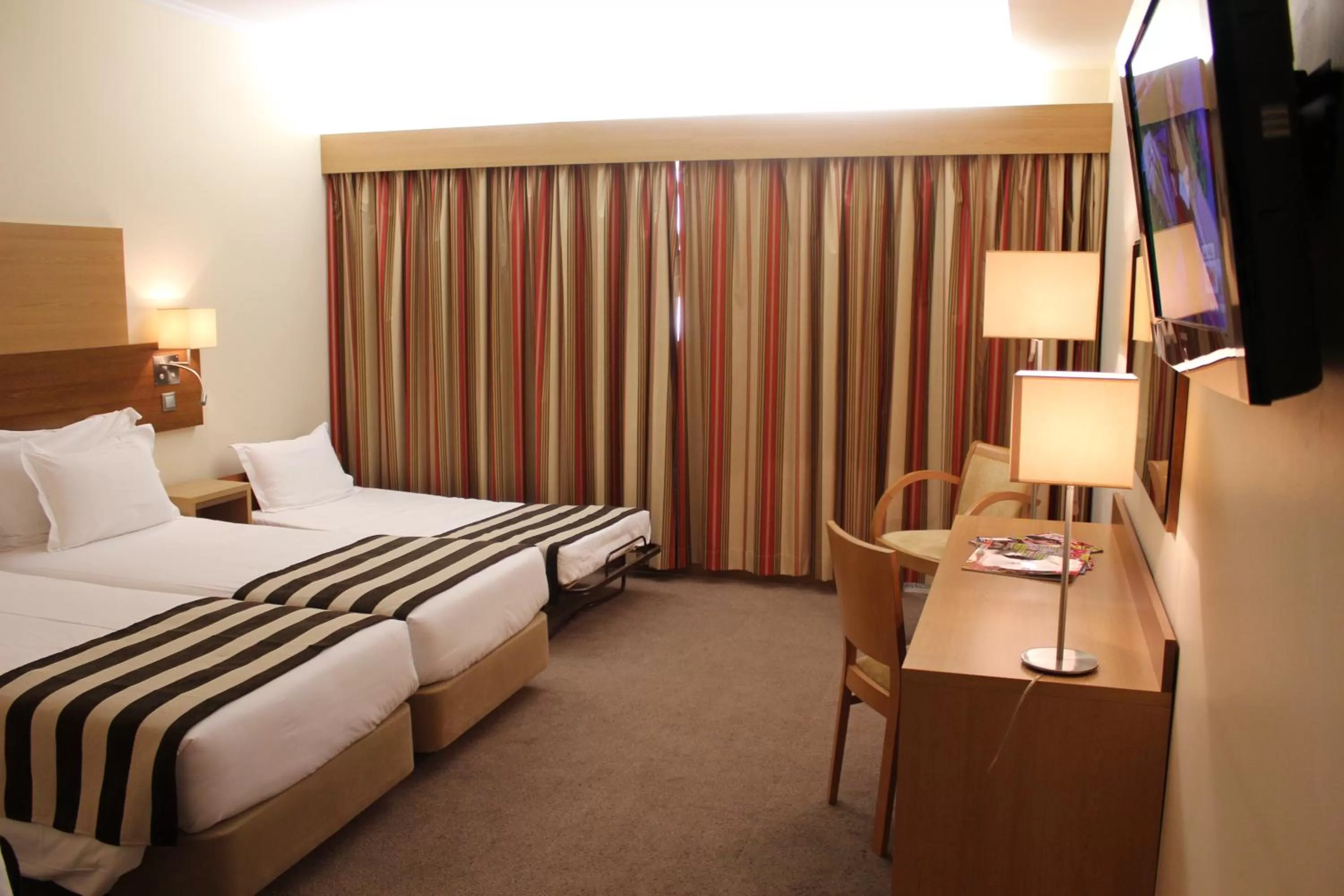 Photo of the whole room, Bed in Hotel Principe Lisboa