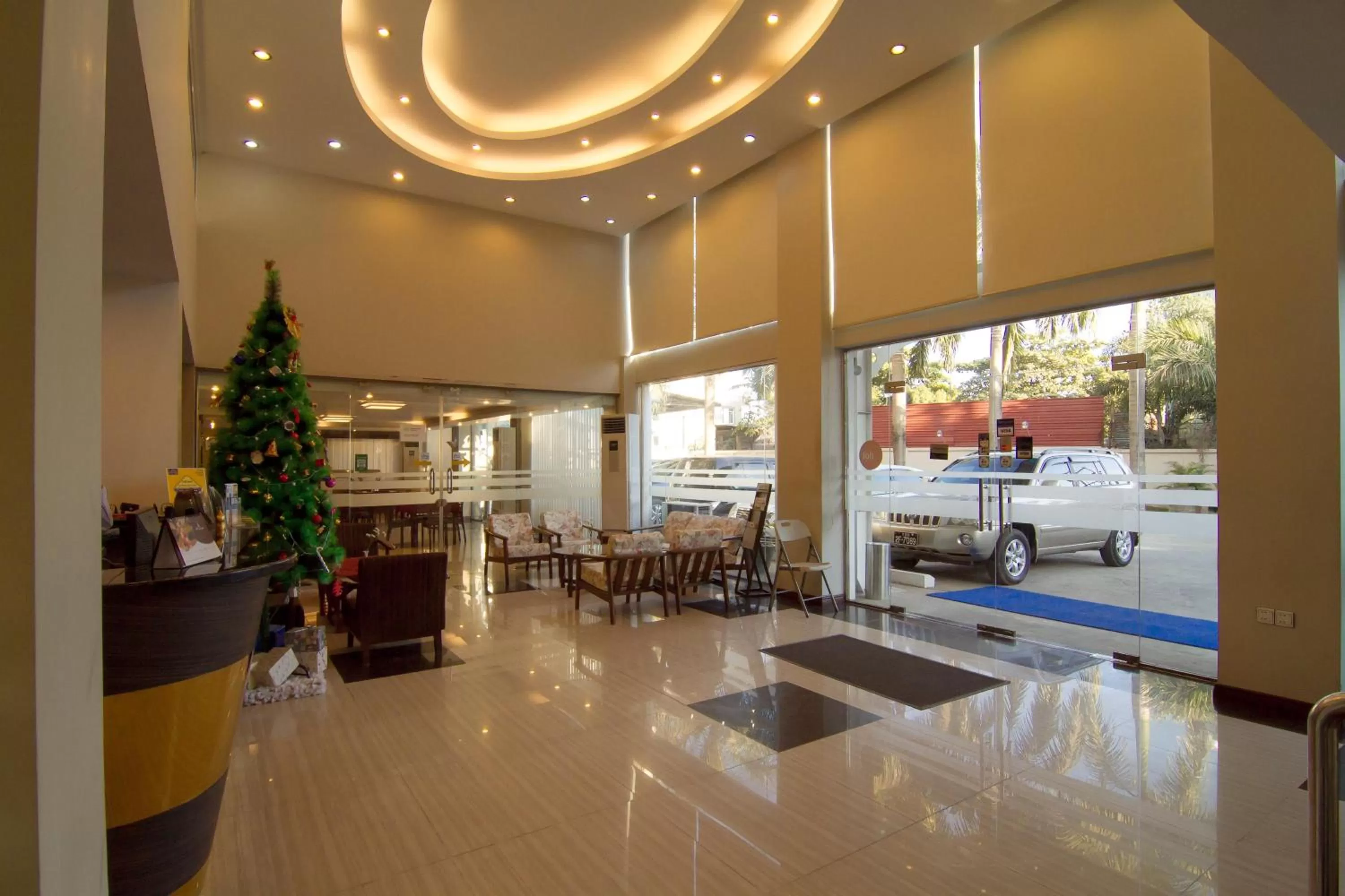 Restaurant/places to eat in Hotel Yankin