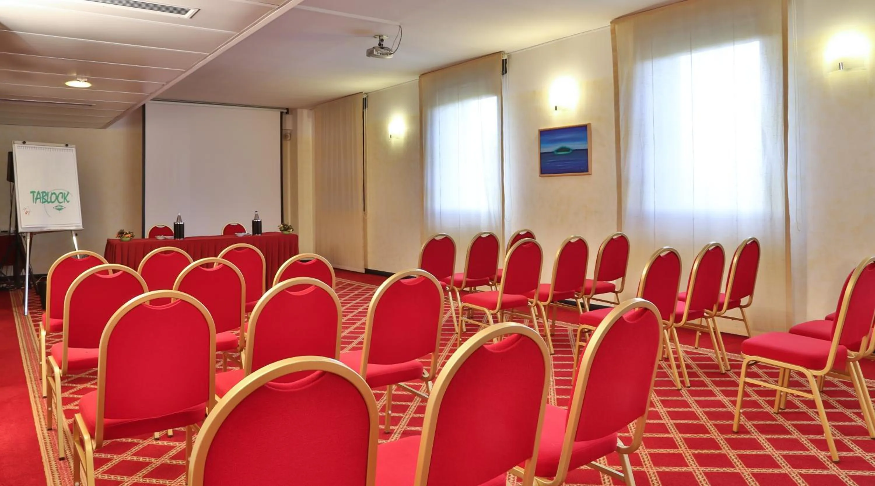 Business facilities in Hotel Mirage Sure Hotel Collection by Best Western