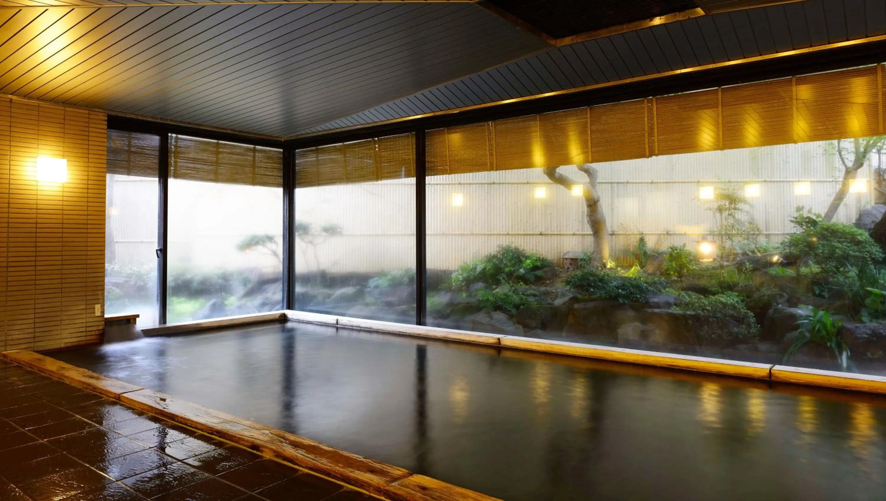 Hot Spring Bath in Laforet Ito Onsen Yunoniwa